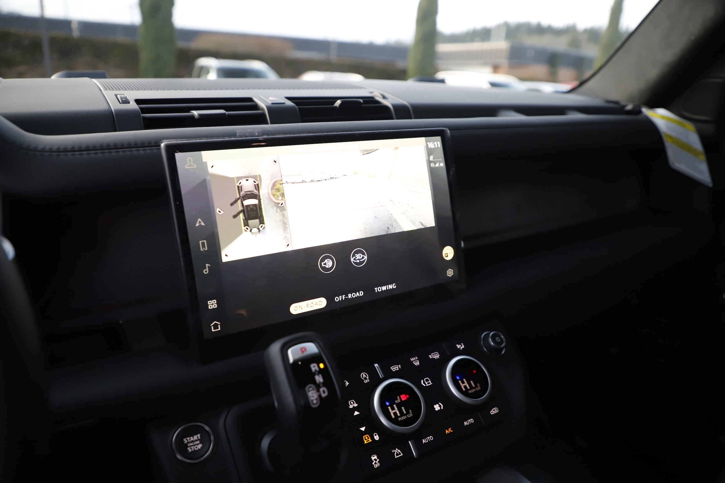 2025 Land Rover Defender X - Photo 20