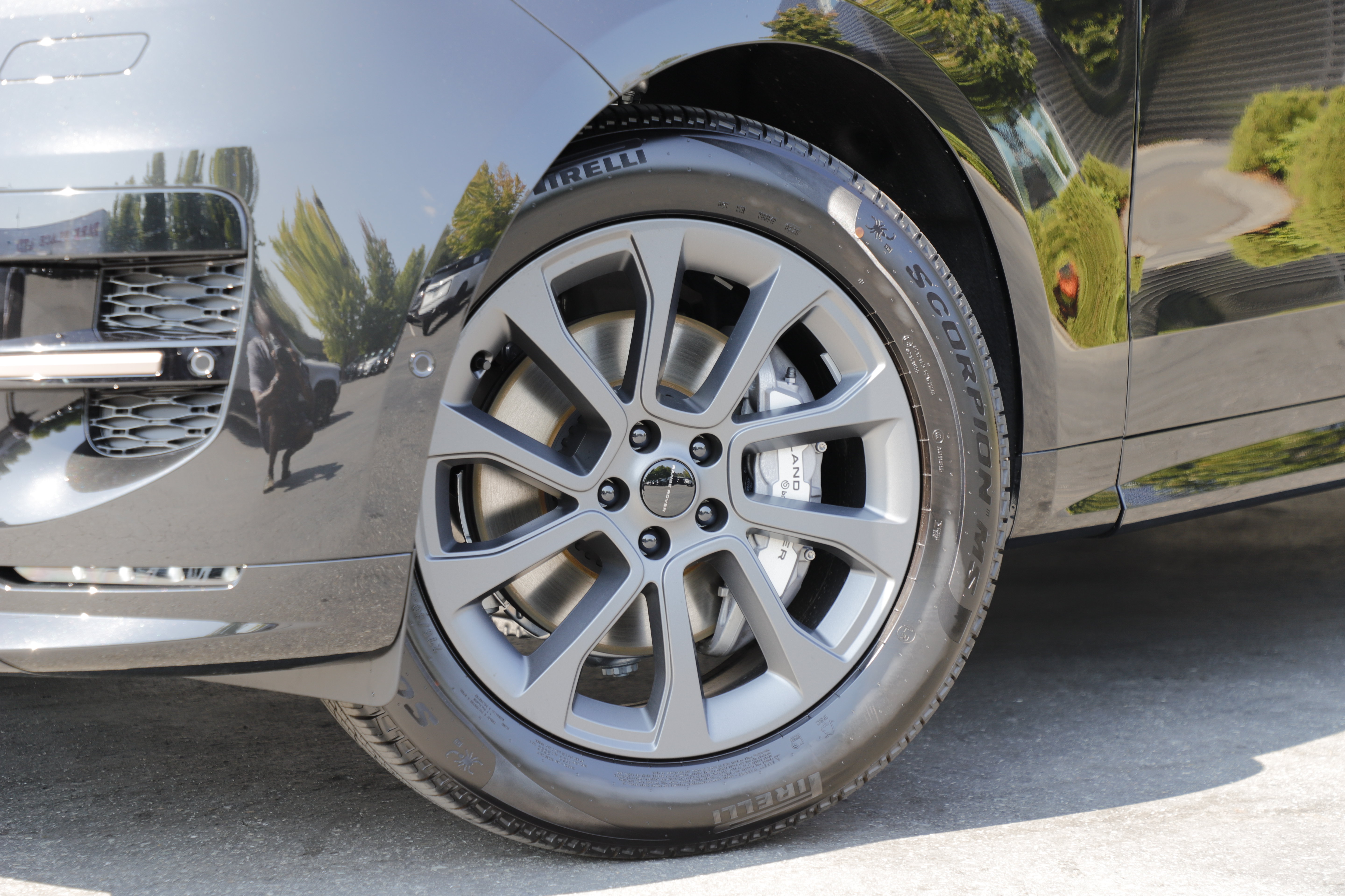 New 2026 Land Rover Range Rover Sport P400 Dynamic SE SUV