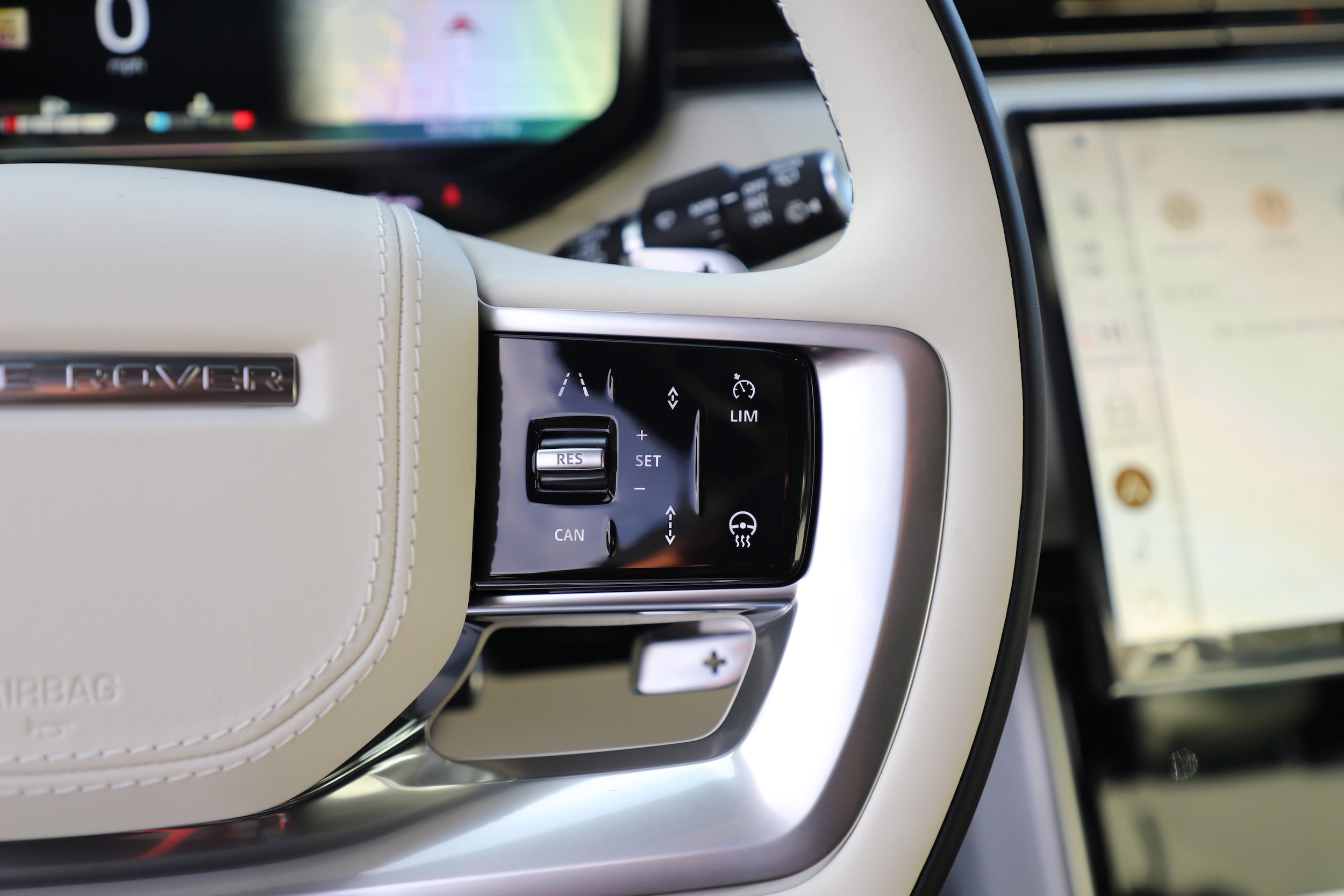 2026 Land Rover Range Rover SE - Photo 25