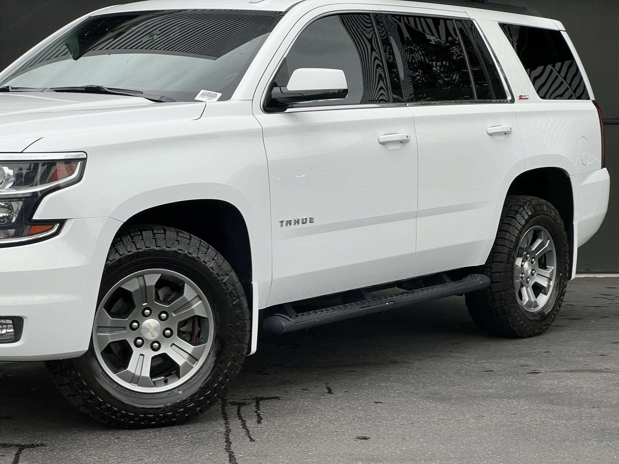 2017 Chevrolet Tahoe LT photo 2