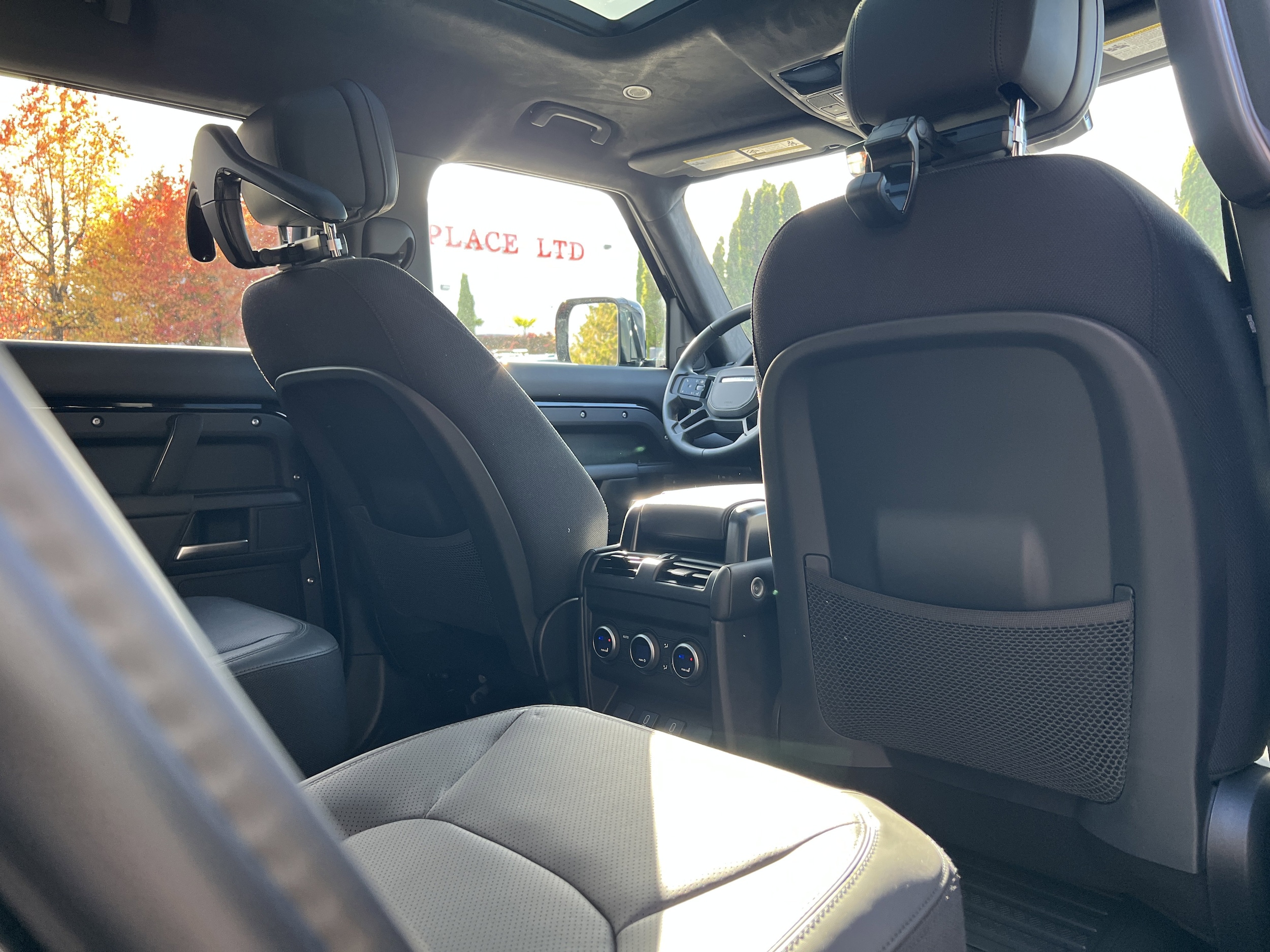 2026 Land Rover Defender V8 - Photo 14