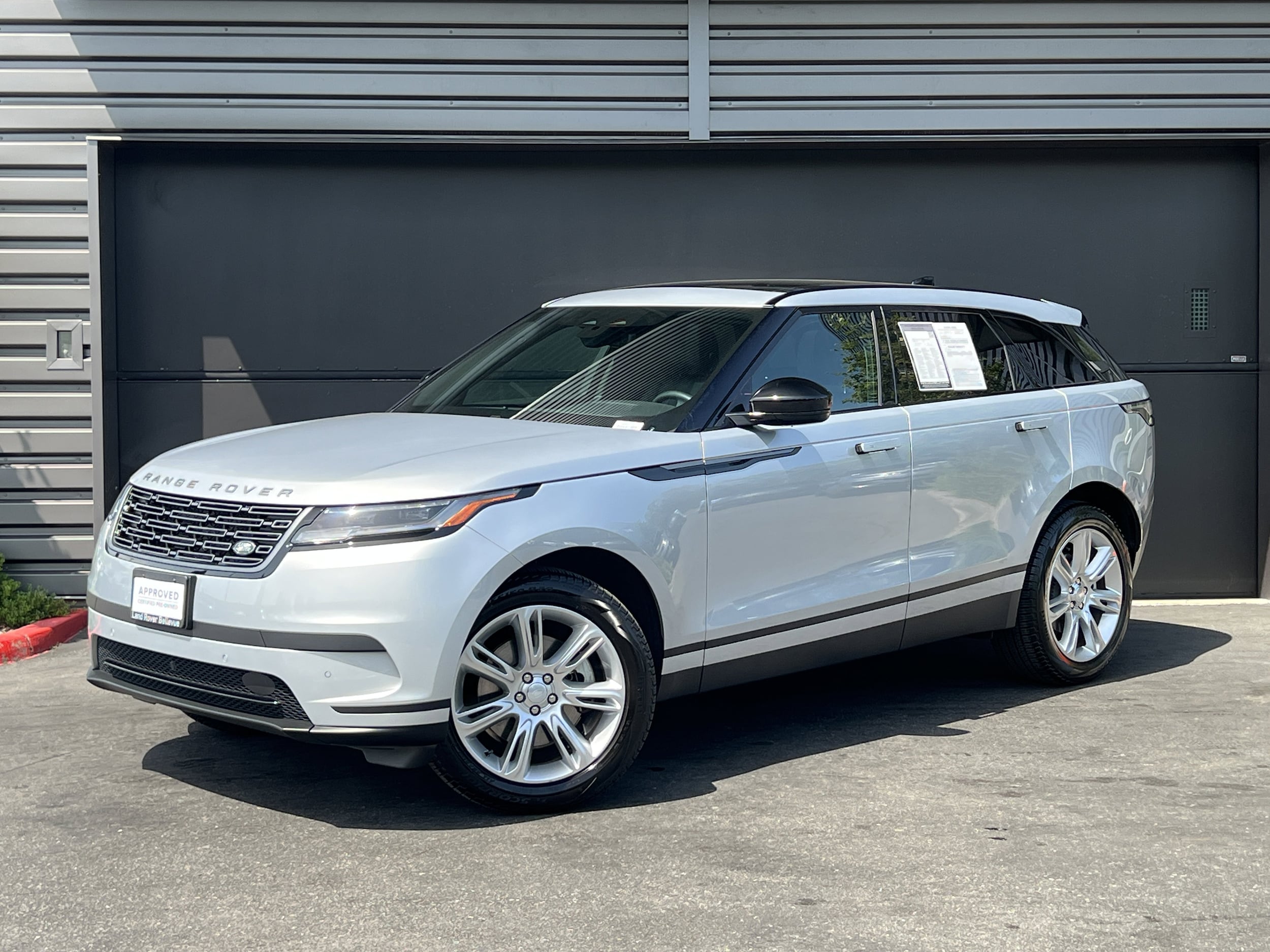2025 Land Rover Range Rover Velar P250 S