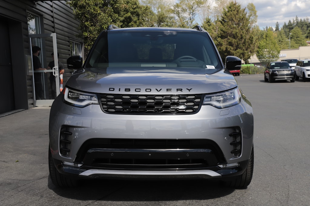 New 2026 Land Rover Discovery Dynamic SE SUV