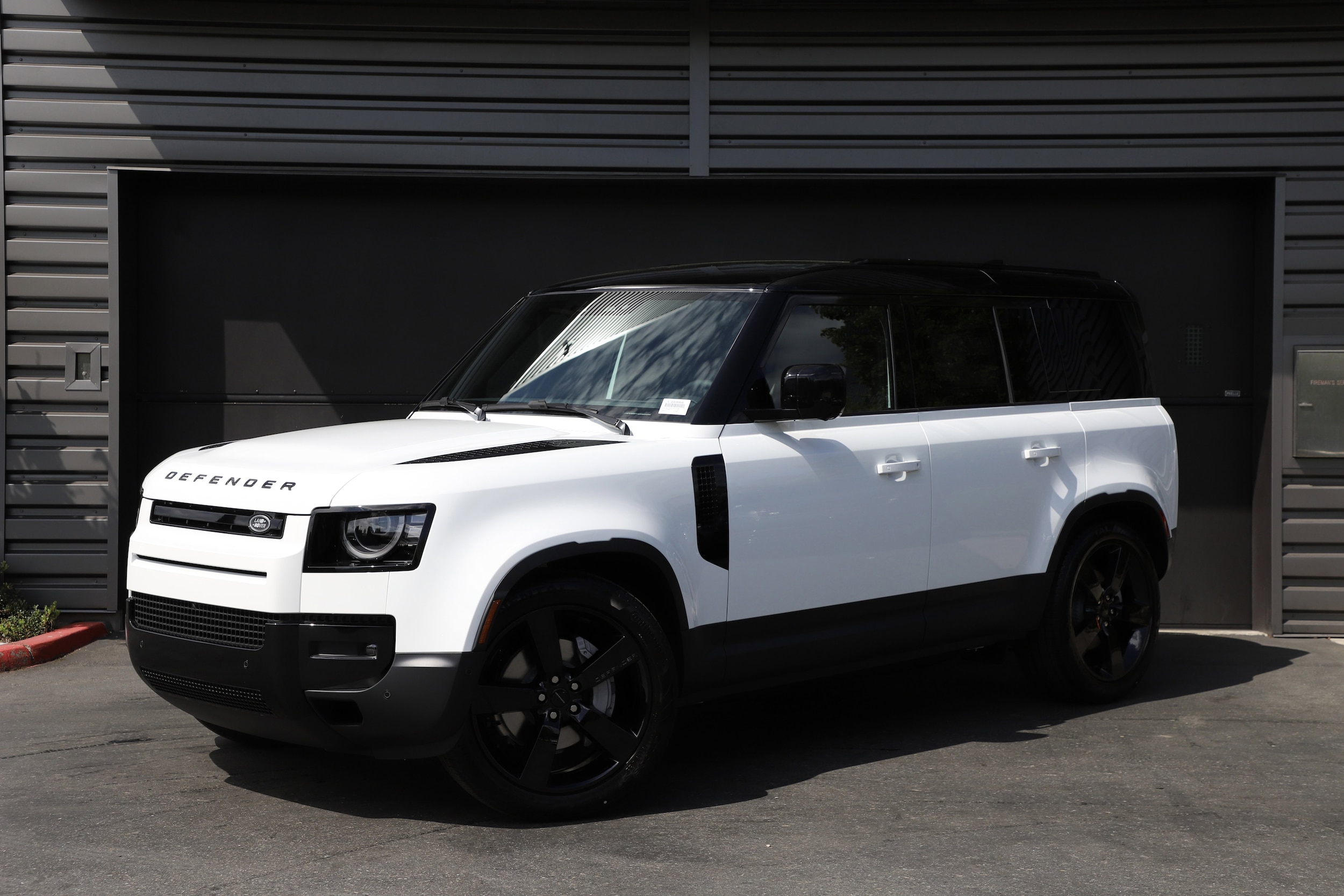 2026 Land Rover Defender 110 S P300's photo