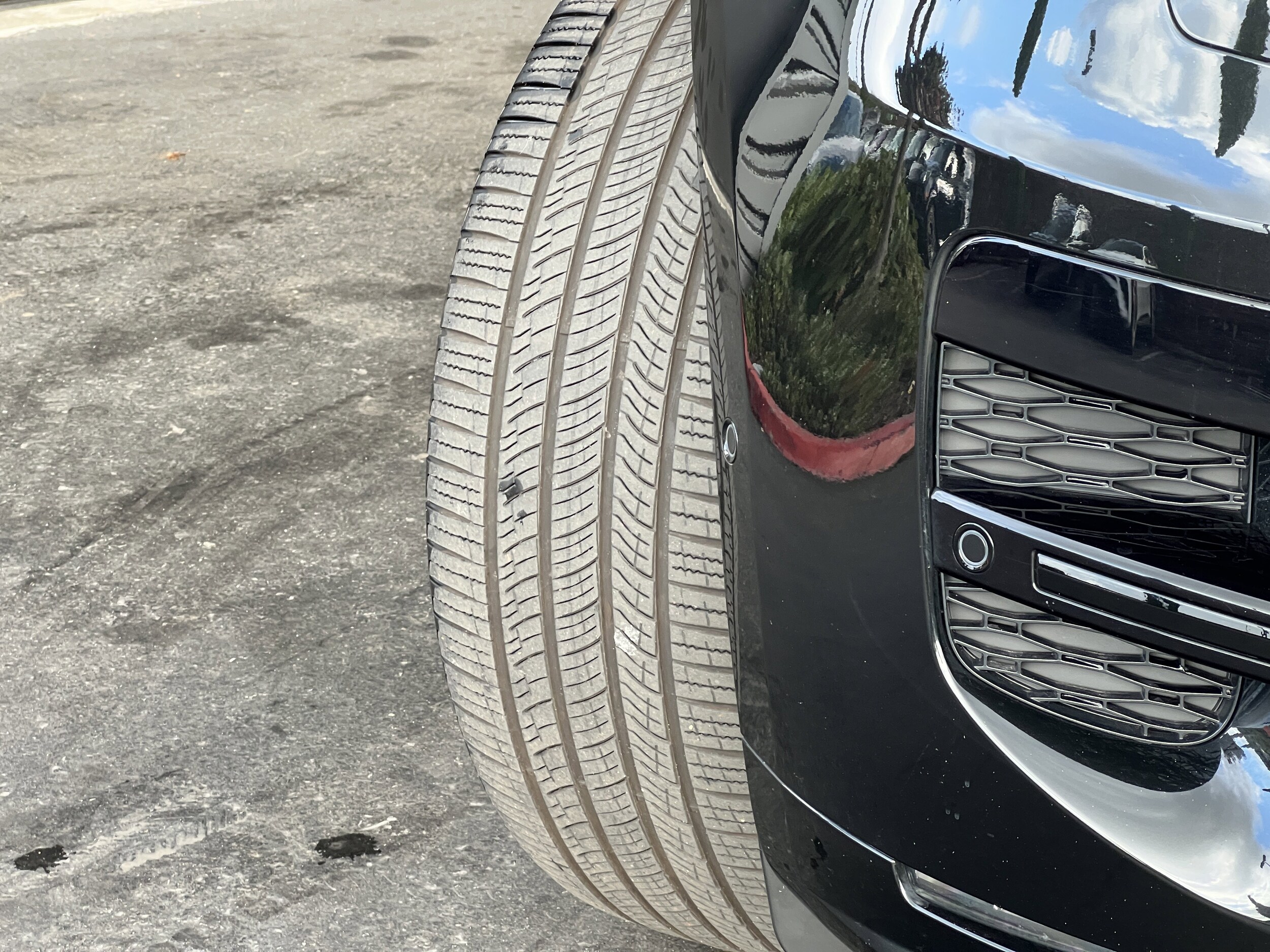 2025 Land Rover Range Rover Sport SE photo 3