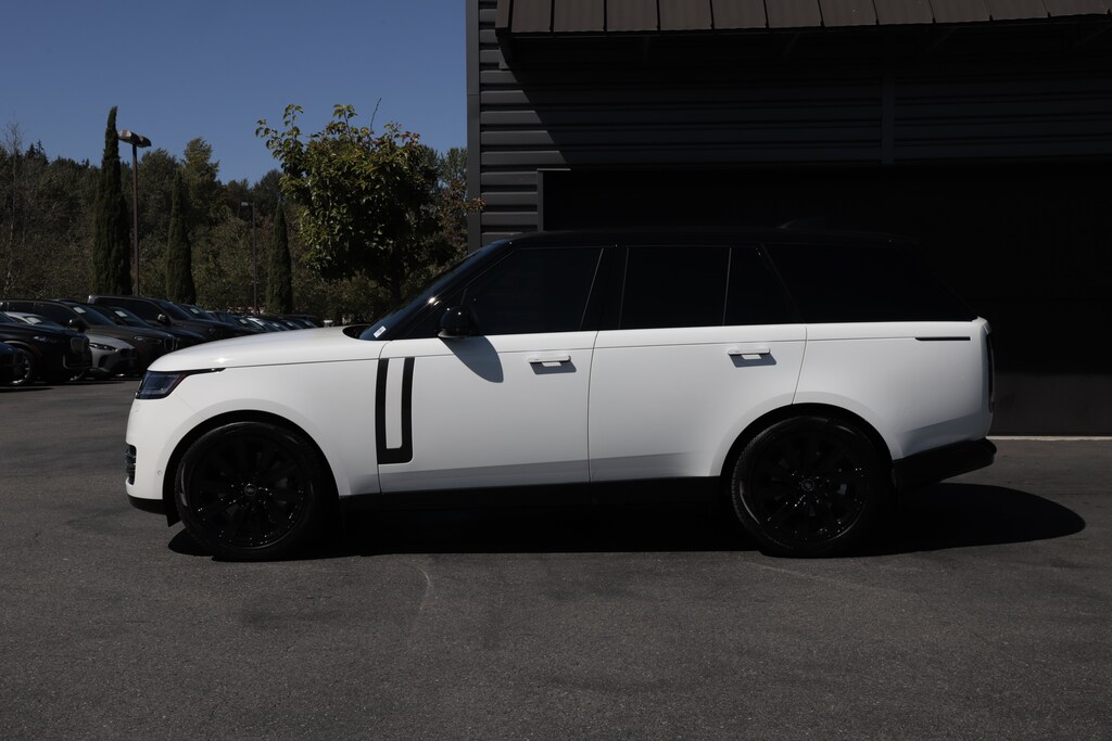 Used 2025 Land Rover Range Rover P530 SE SUV