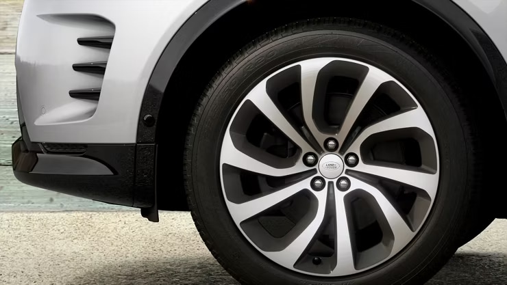 Land Rover wheel and tire