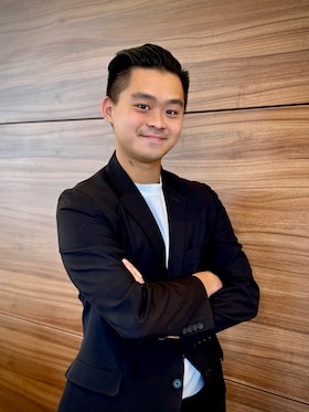 Staff member Kenny Wong from b0e558302caf