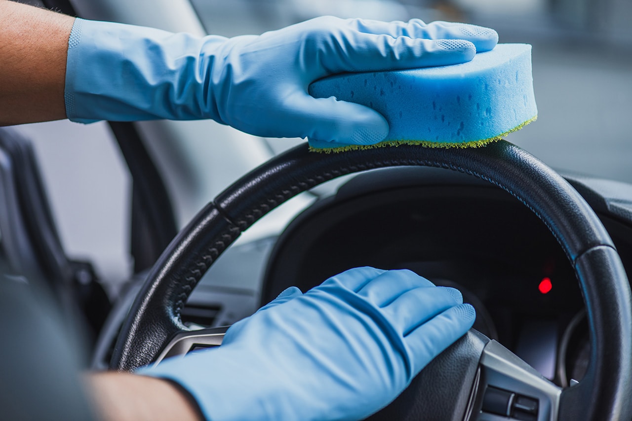 Detailing a steering wheel