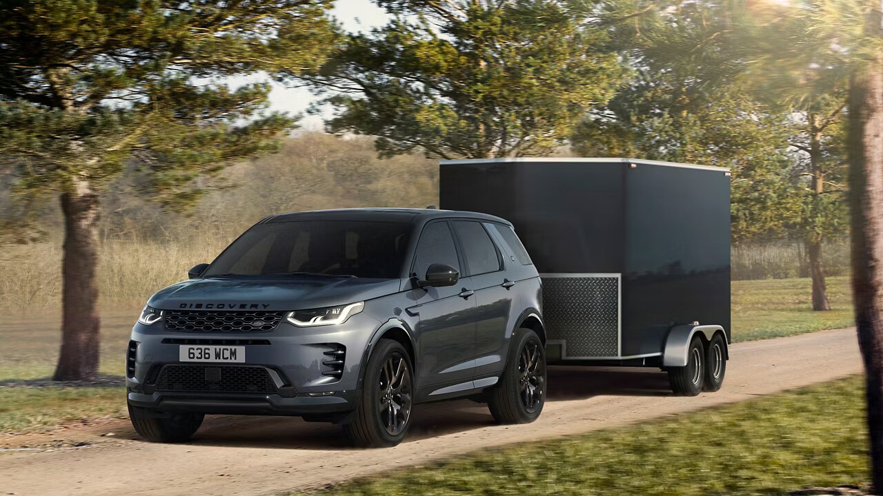 2025-land-rover-discovery-sport-trailer.png