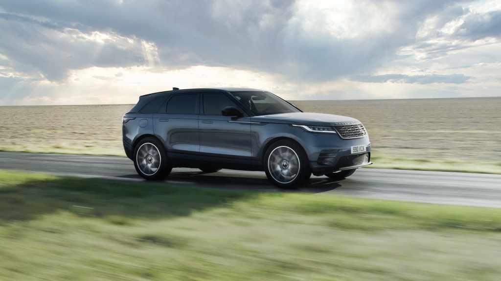 2024-range-rover-velar-cruising.png