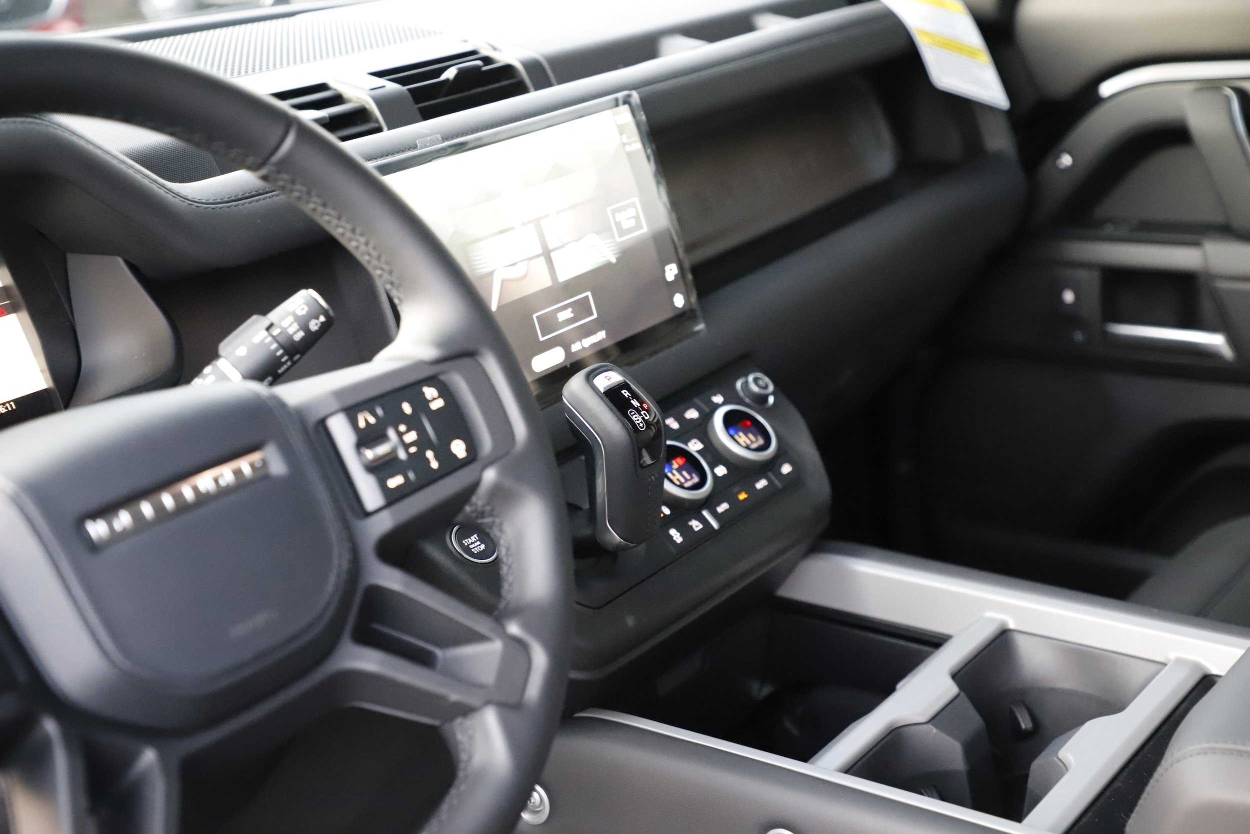 2025 Land Rover Defender X - Photo 17