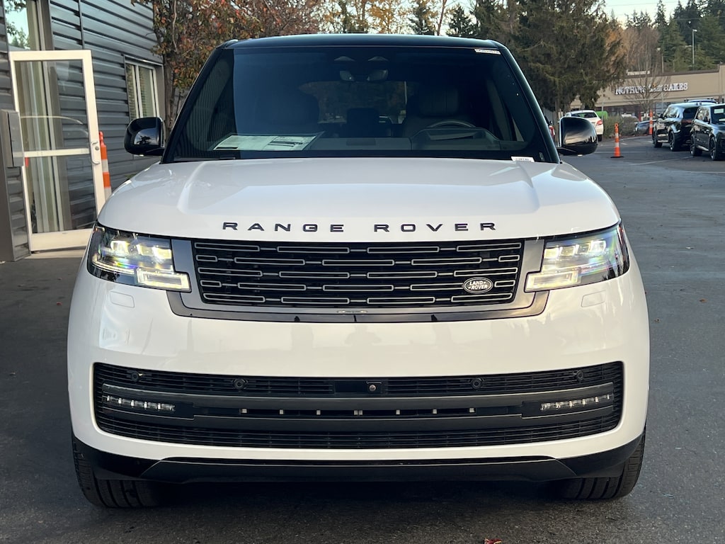 New 2025 Land Rover Range Rover SE SUV