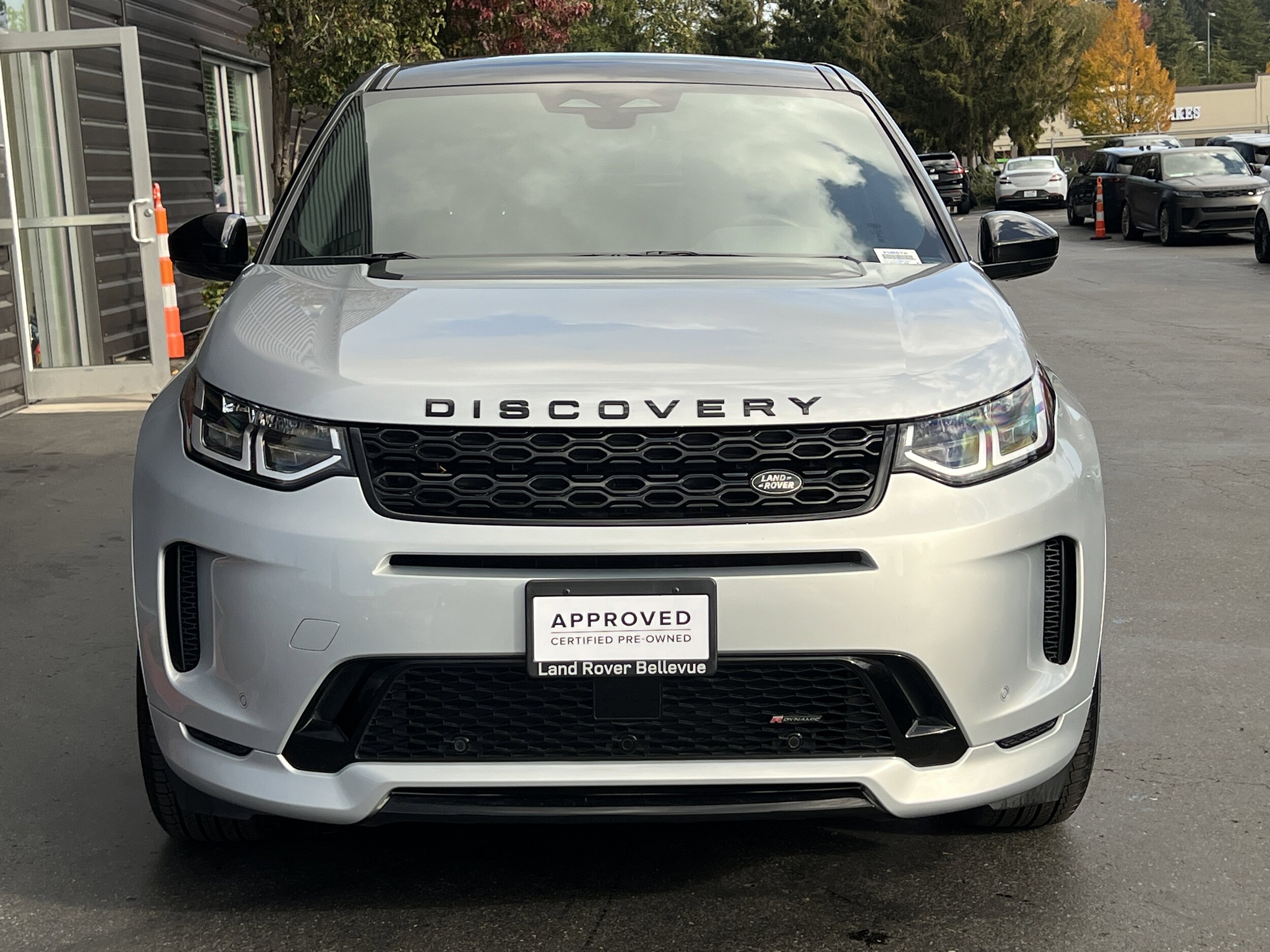 2022 Land Rover Discovery Sport S R-Dynamic photo 3