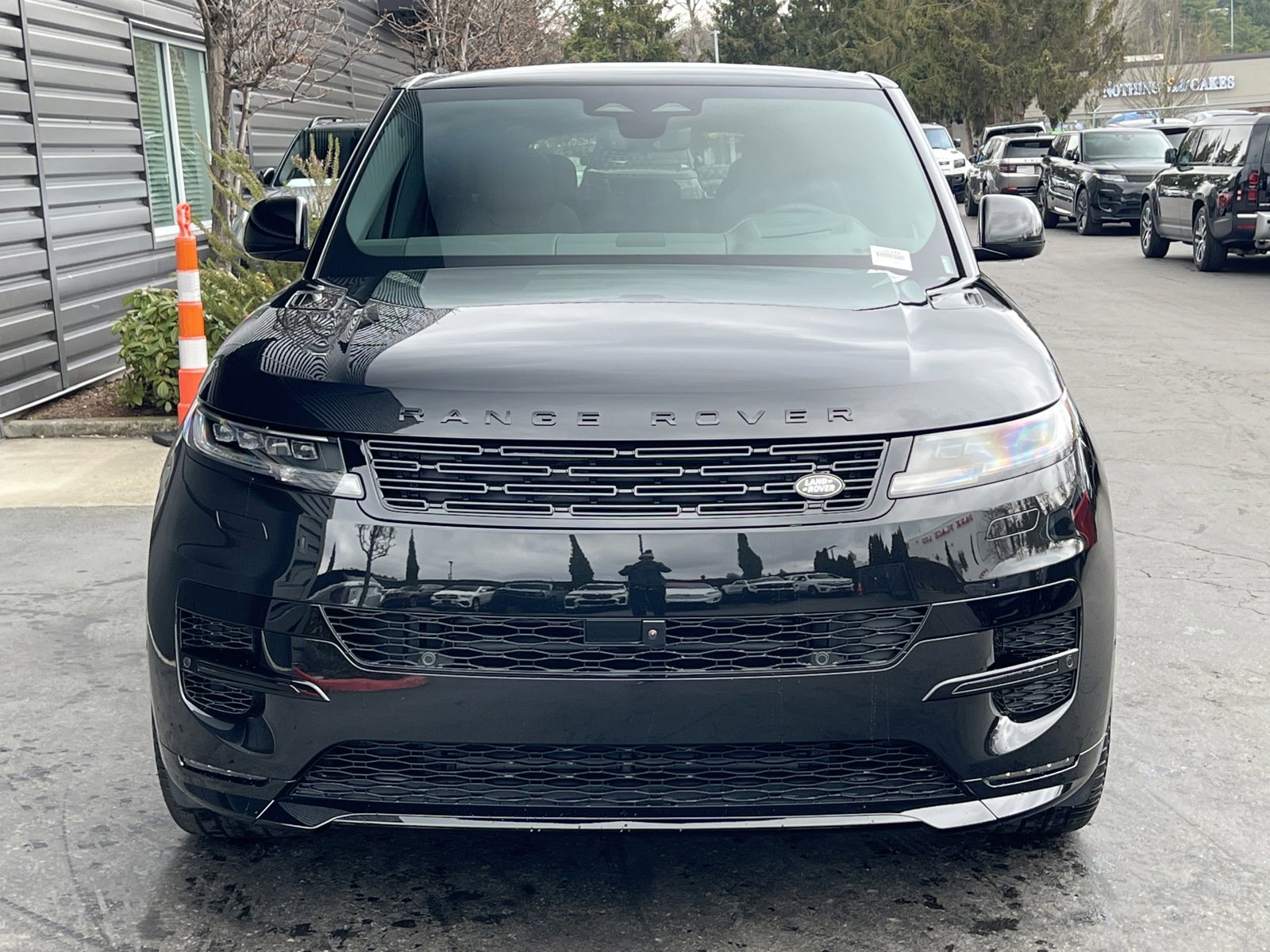 2025 Land Rover Range Rover Sport SE photo 4