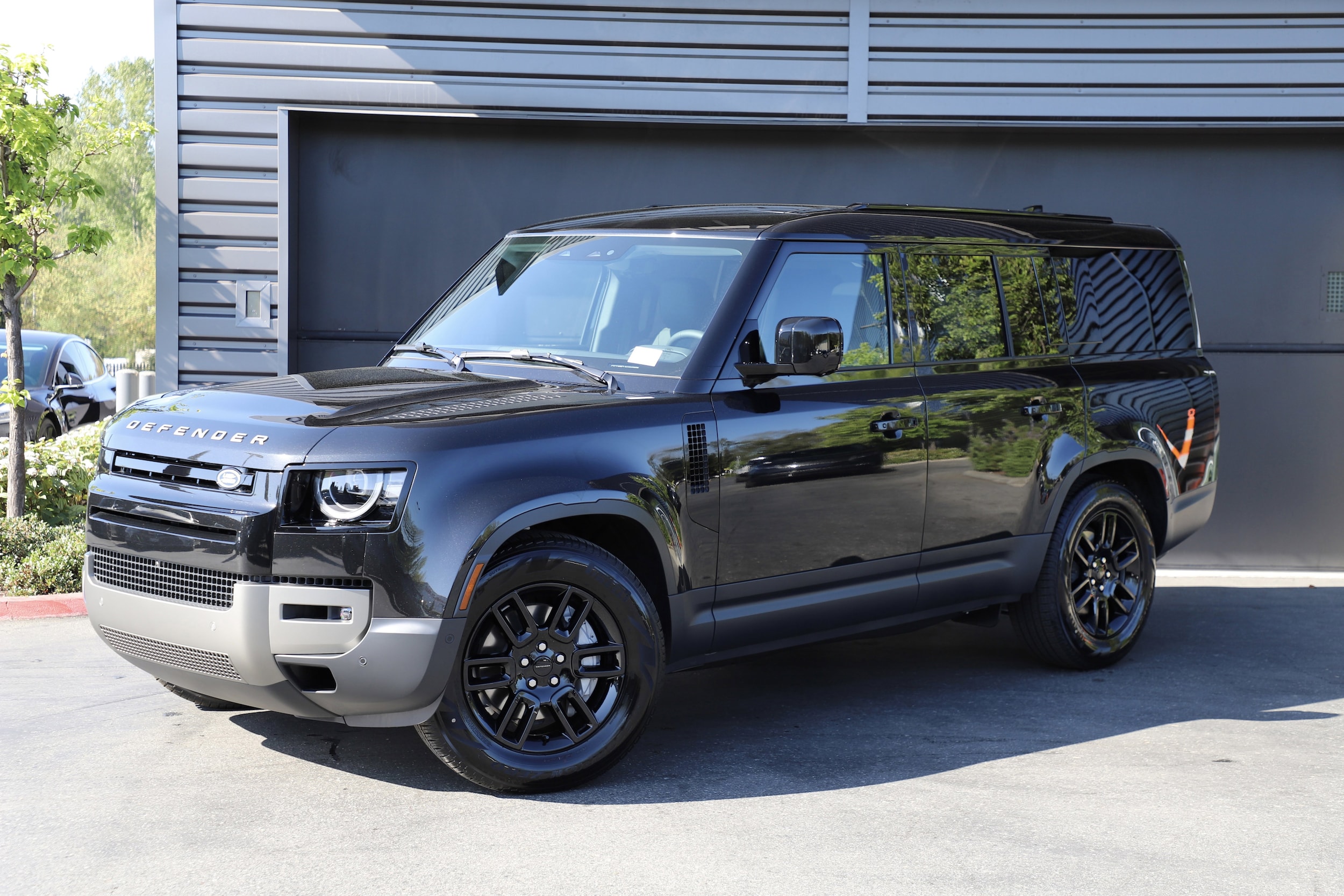 2026 Land Rover Defender 130 S P300's photo