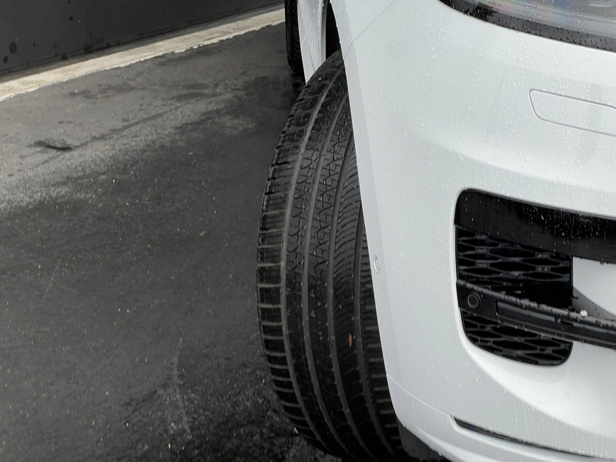 2025 Land Rover Range Rover Sport SE photo 3