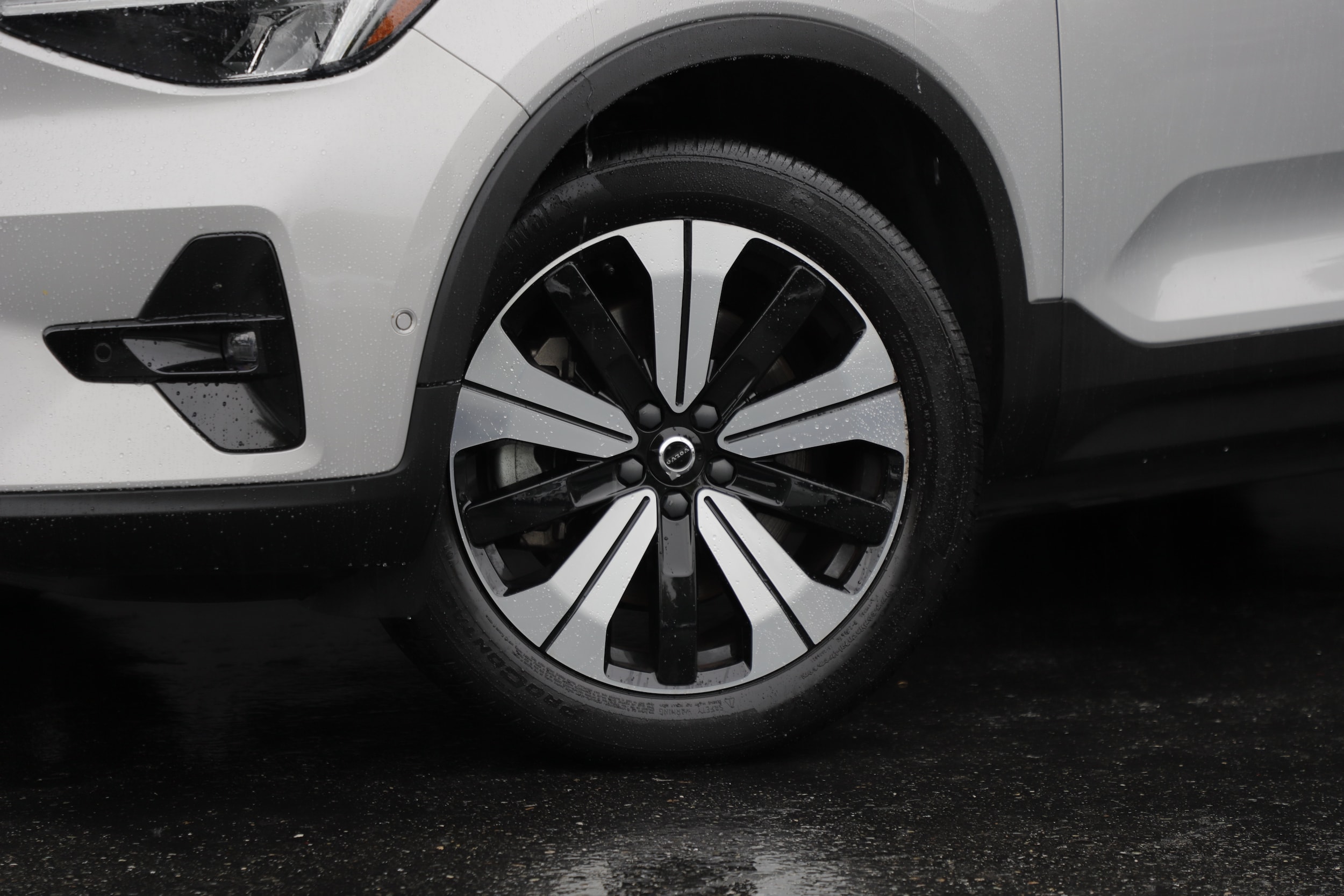 Used 2023 Volvo C40 Plus with VIN YV4ED3GL7P2049025 for sale in Bellevue, WA