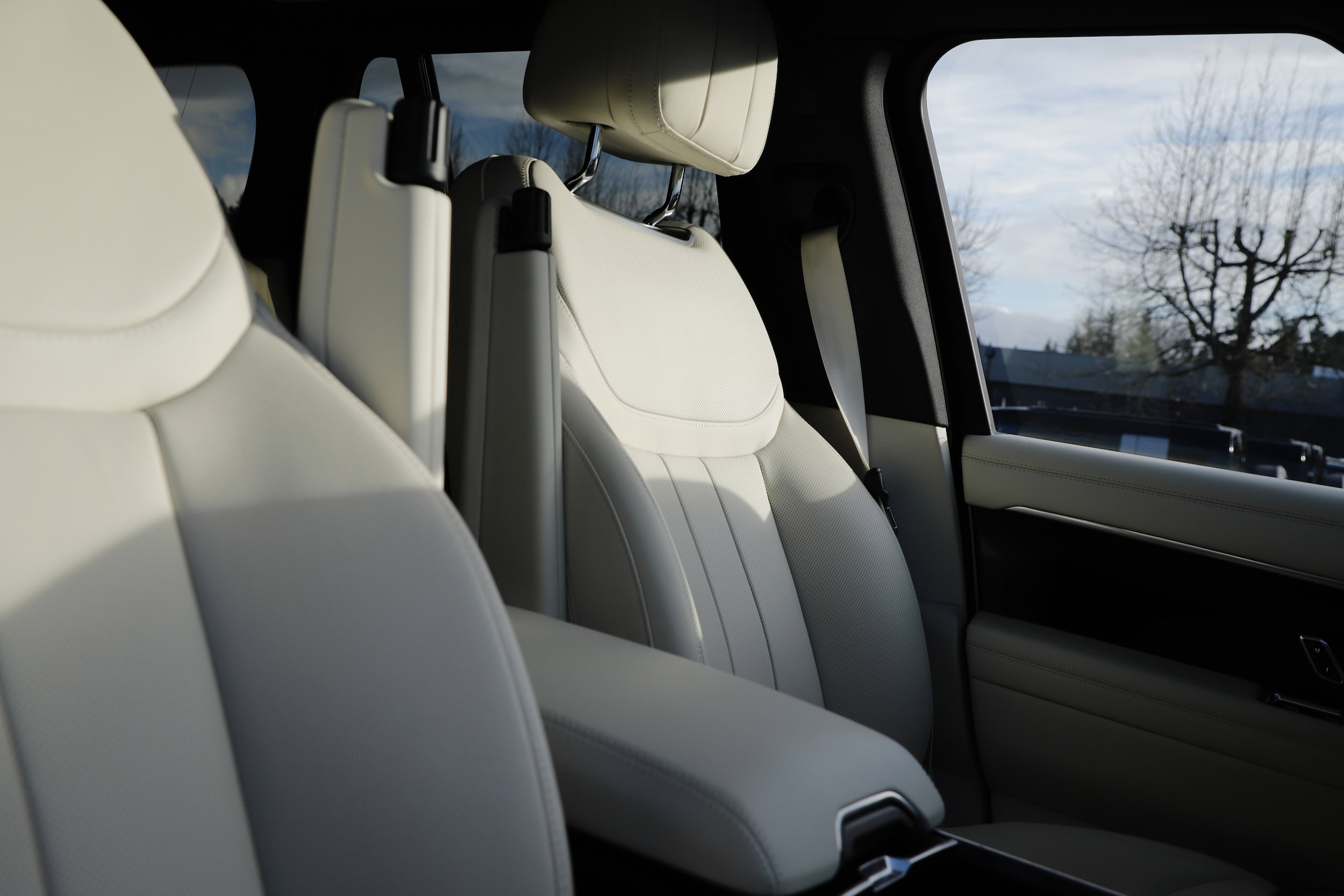 2026 Land Rover Range Rover SE - Photo 14
