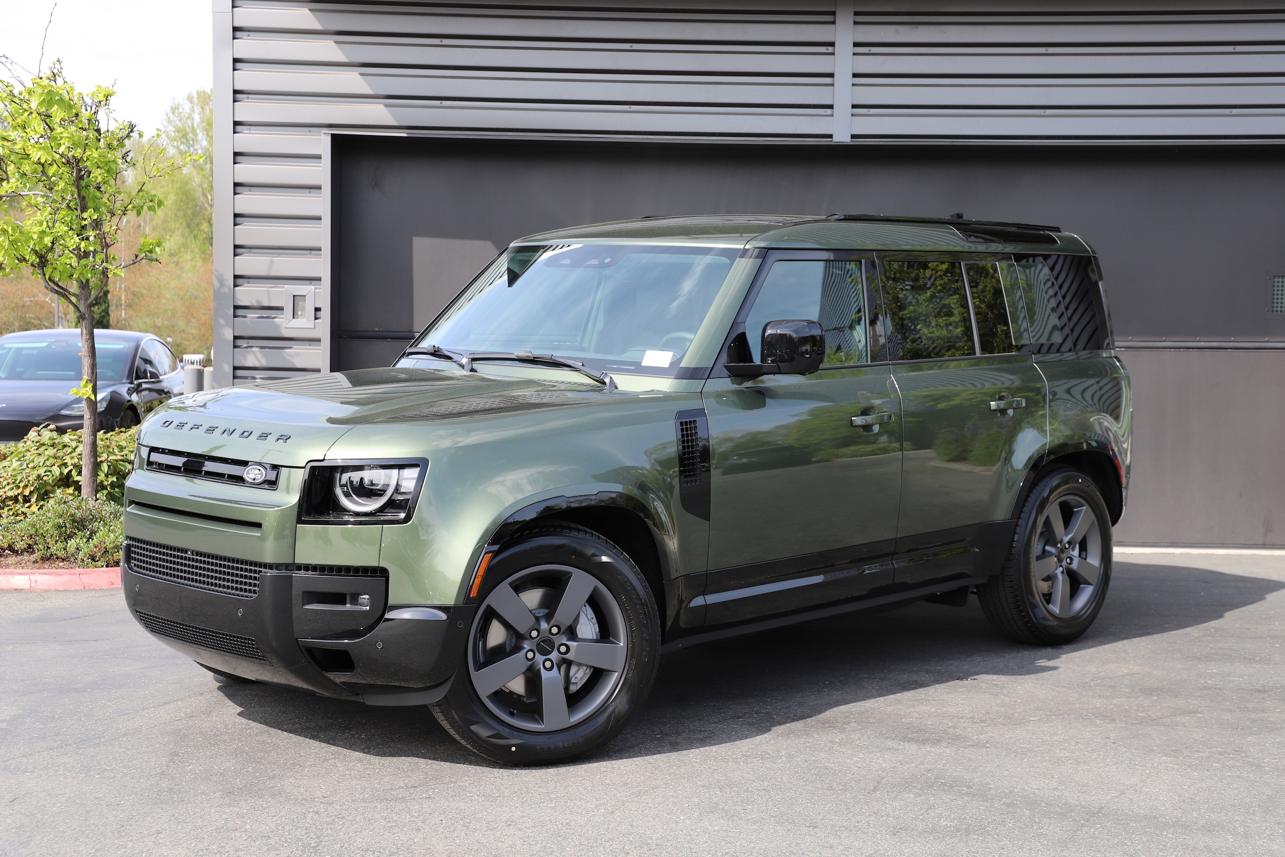 2026 Land Rover Defender 110 X-Dynamic SE P400's photo