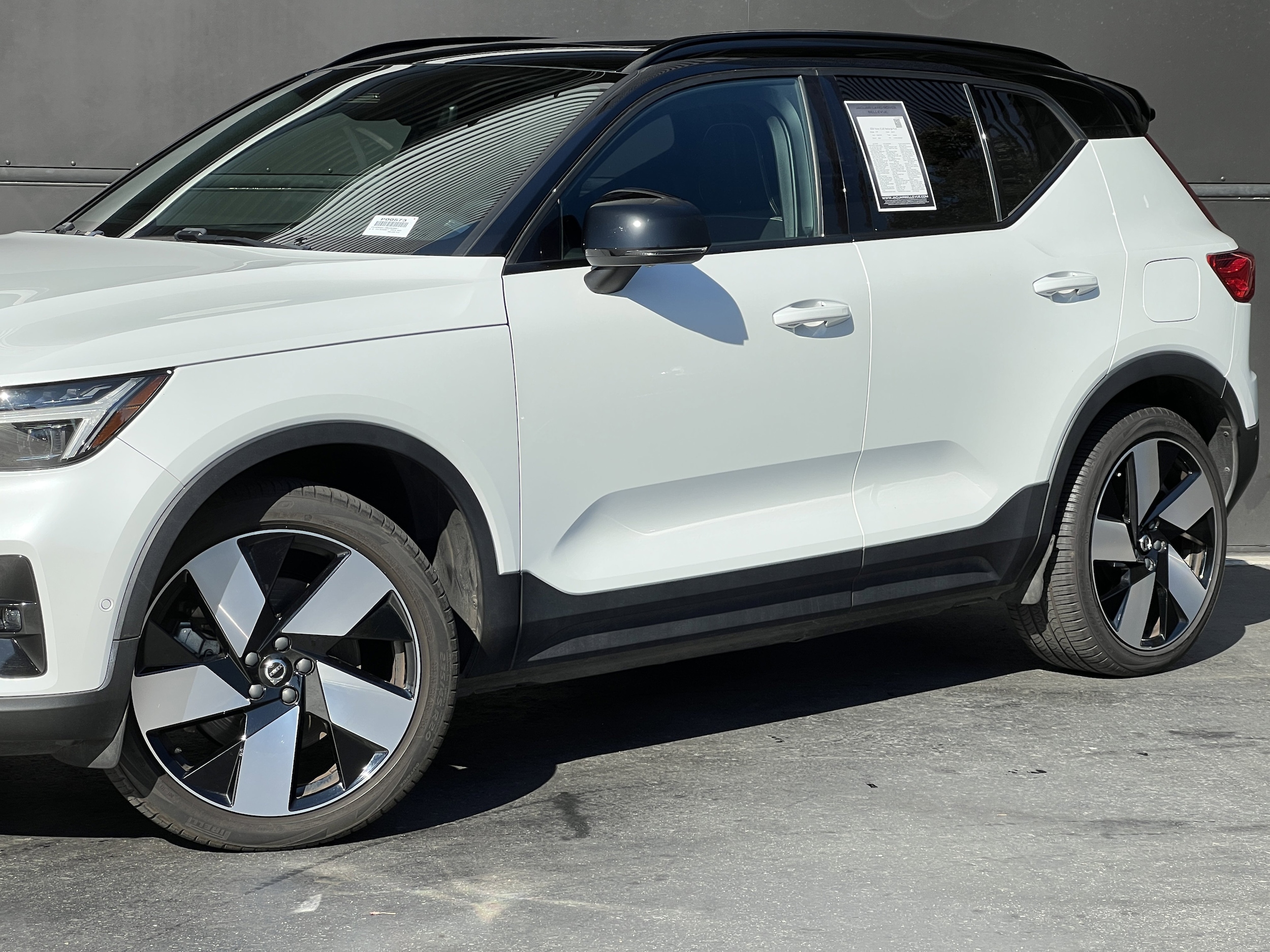 Used 2024 Volvo XC40 Plus with VIN YV4ER3XL0R2250057 for sale in Bellevue, WA