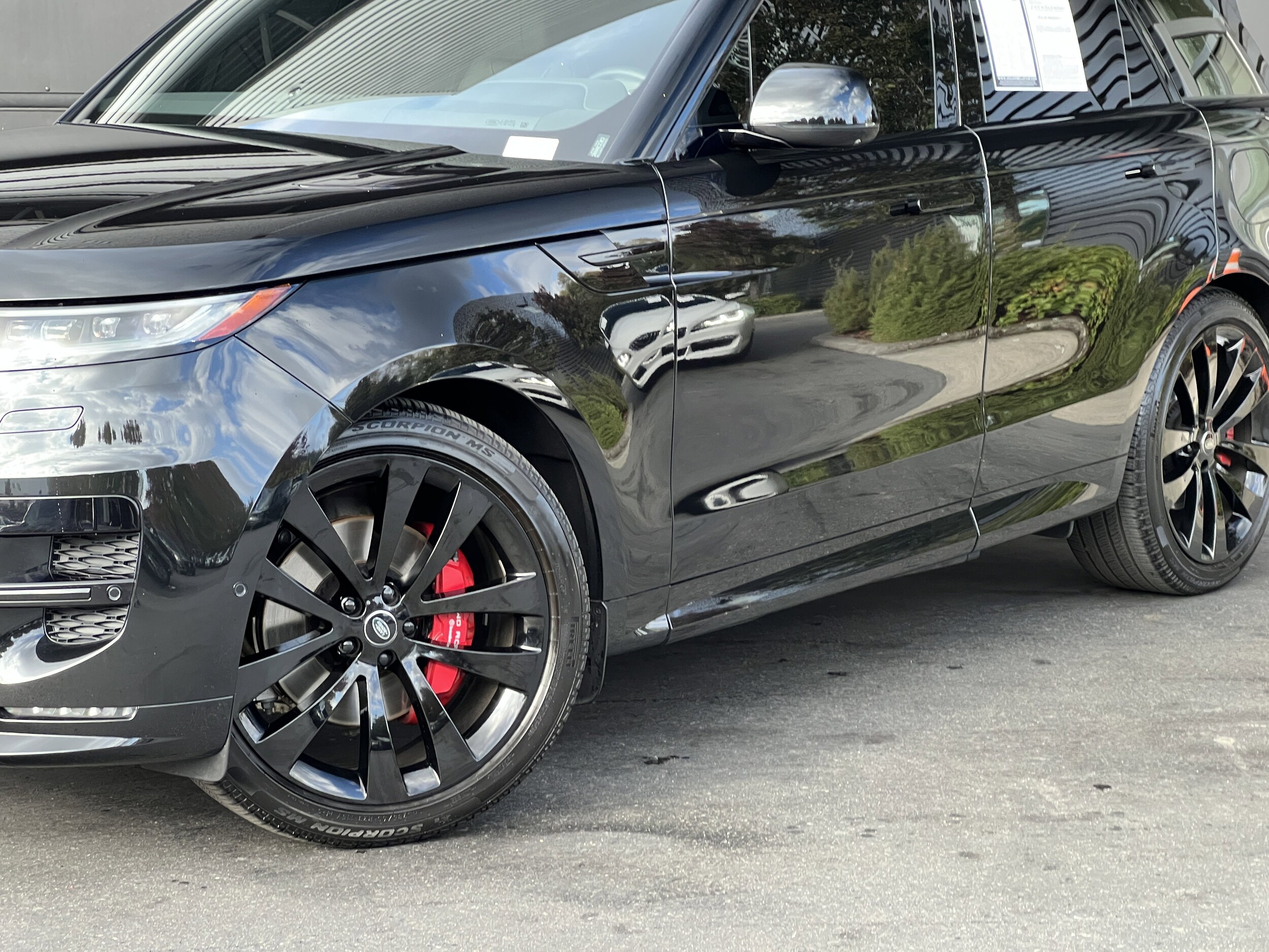 2025 Land Rover Range Rover Sport SE photo 2