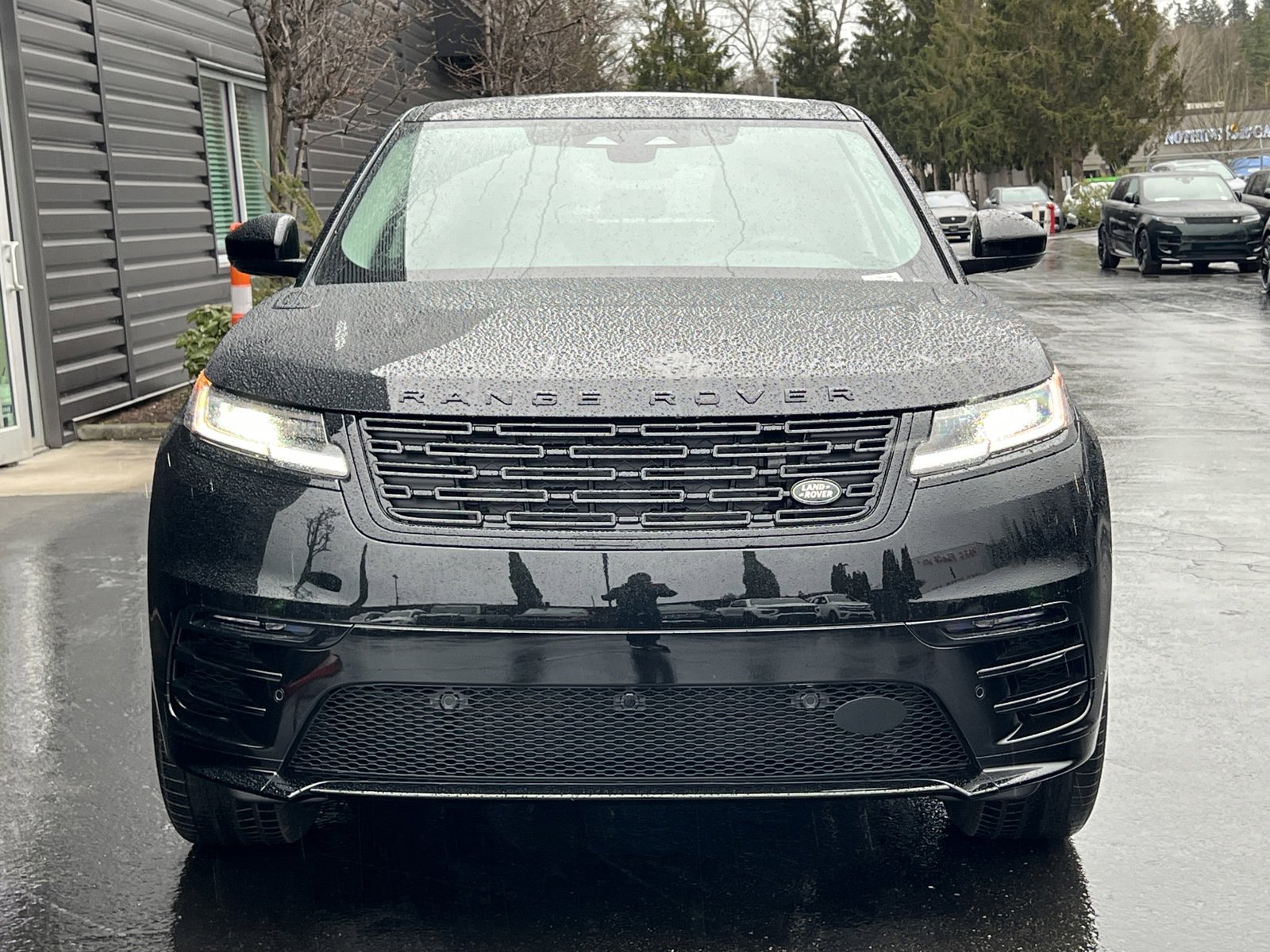 2025 Land Rover Range Rover Velar P400 Dynamic SE photo 4