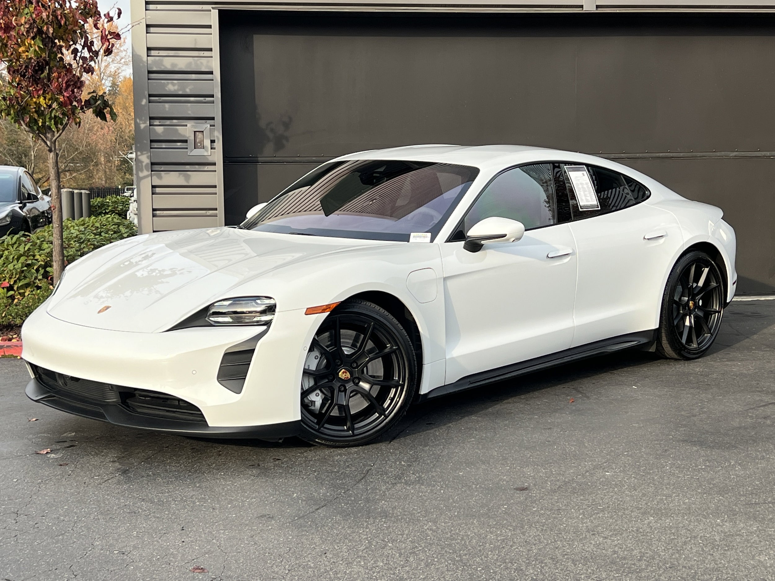 2024 Porsche Taycan GTS's photo