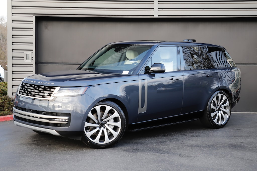 New 2026 Land Rover Range Rover SE SUV