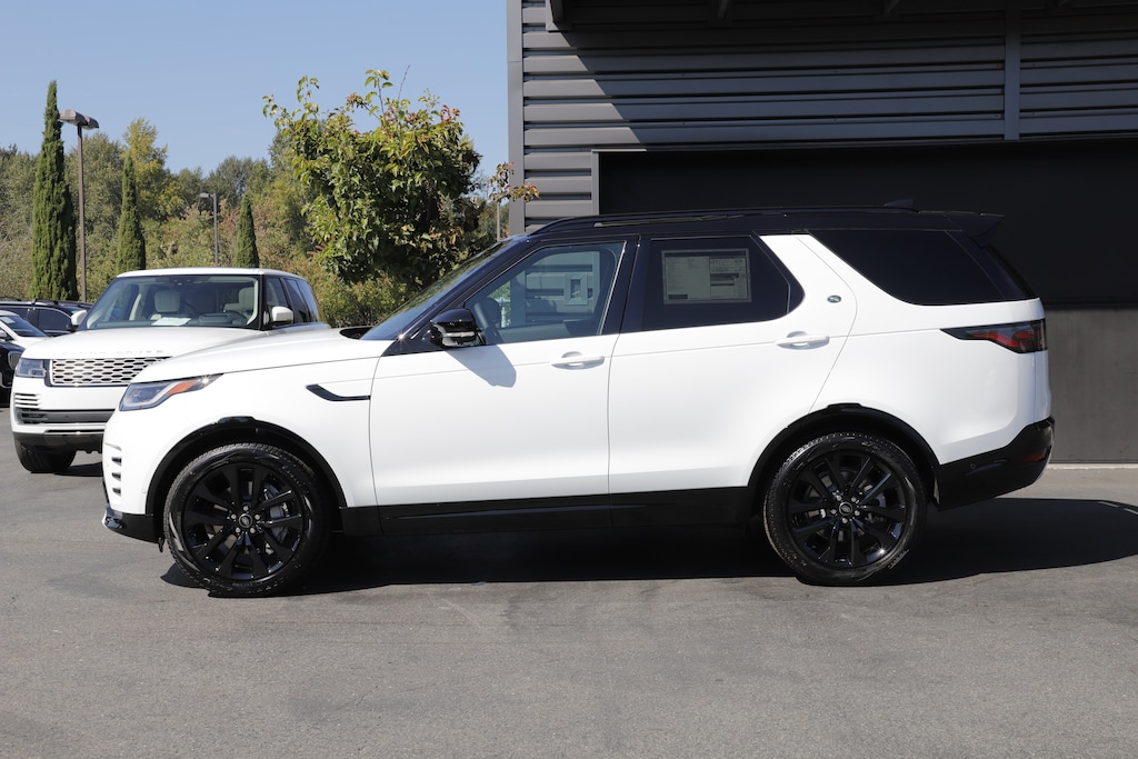 New 2026 Land Rover Discovery Dynamic SE SUV