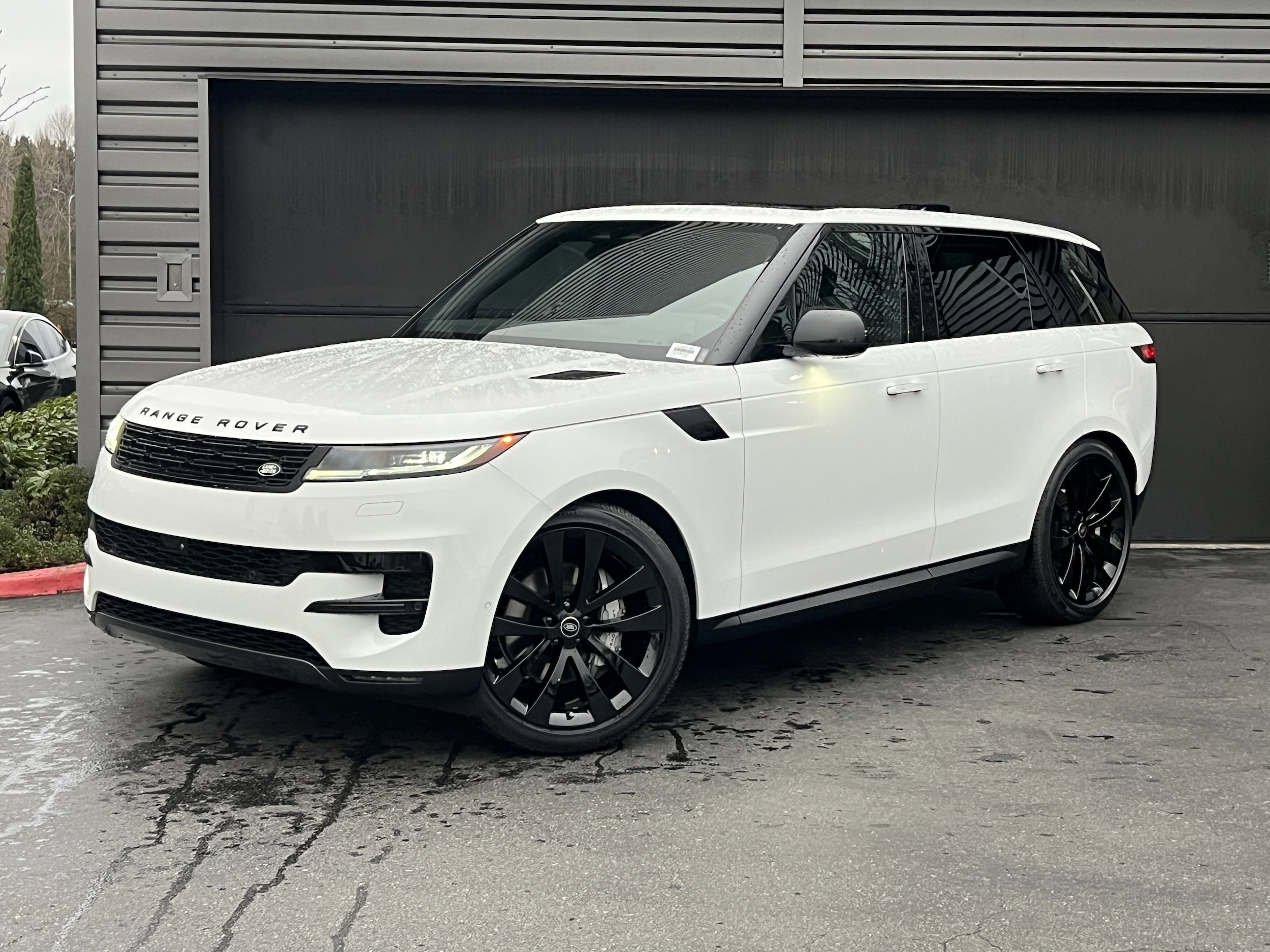 2025 Land Rover Range Rover Sport SE's photo