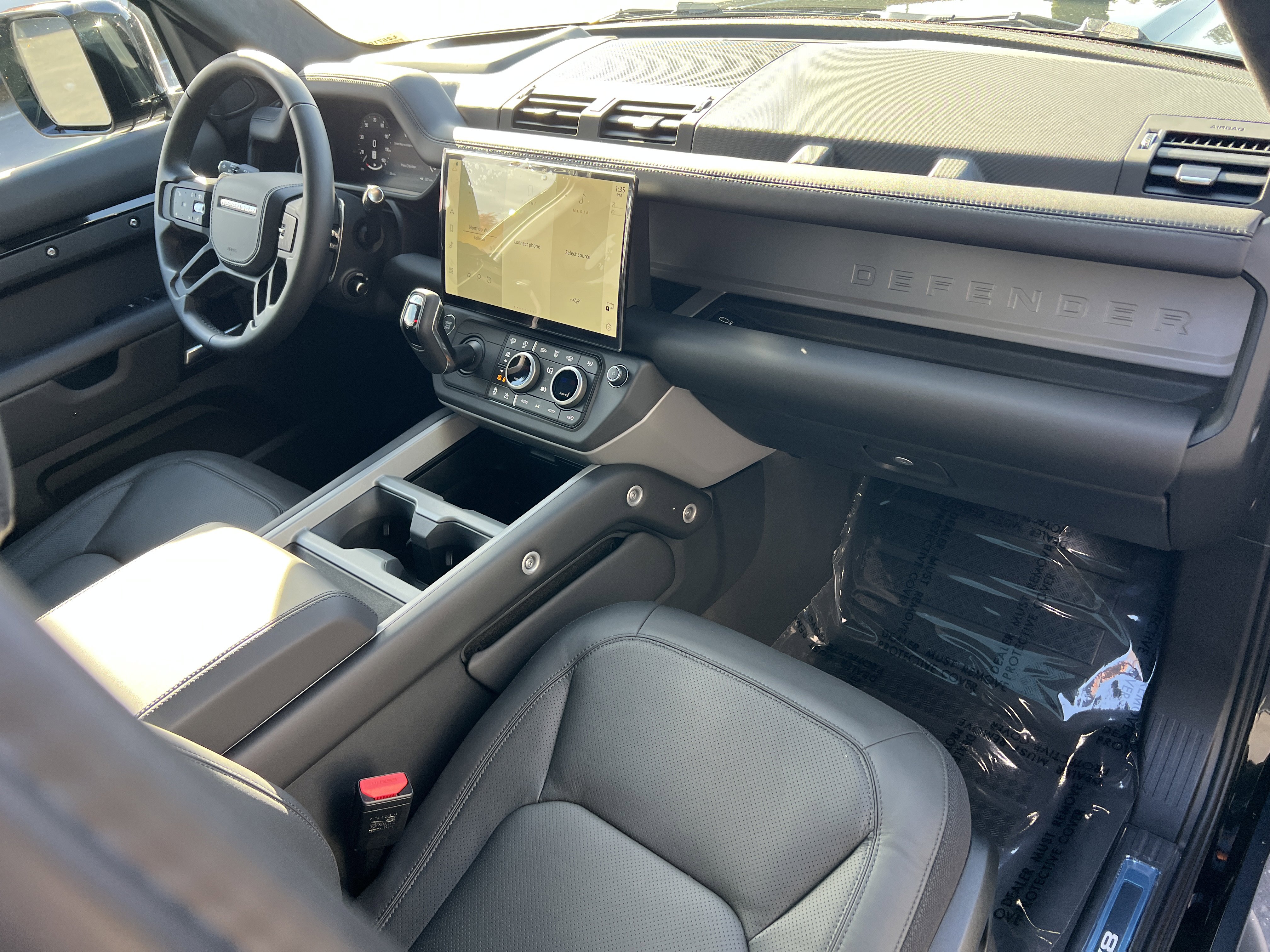 2026 Land Rover Defender V8 - Photo 11