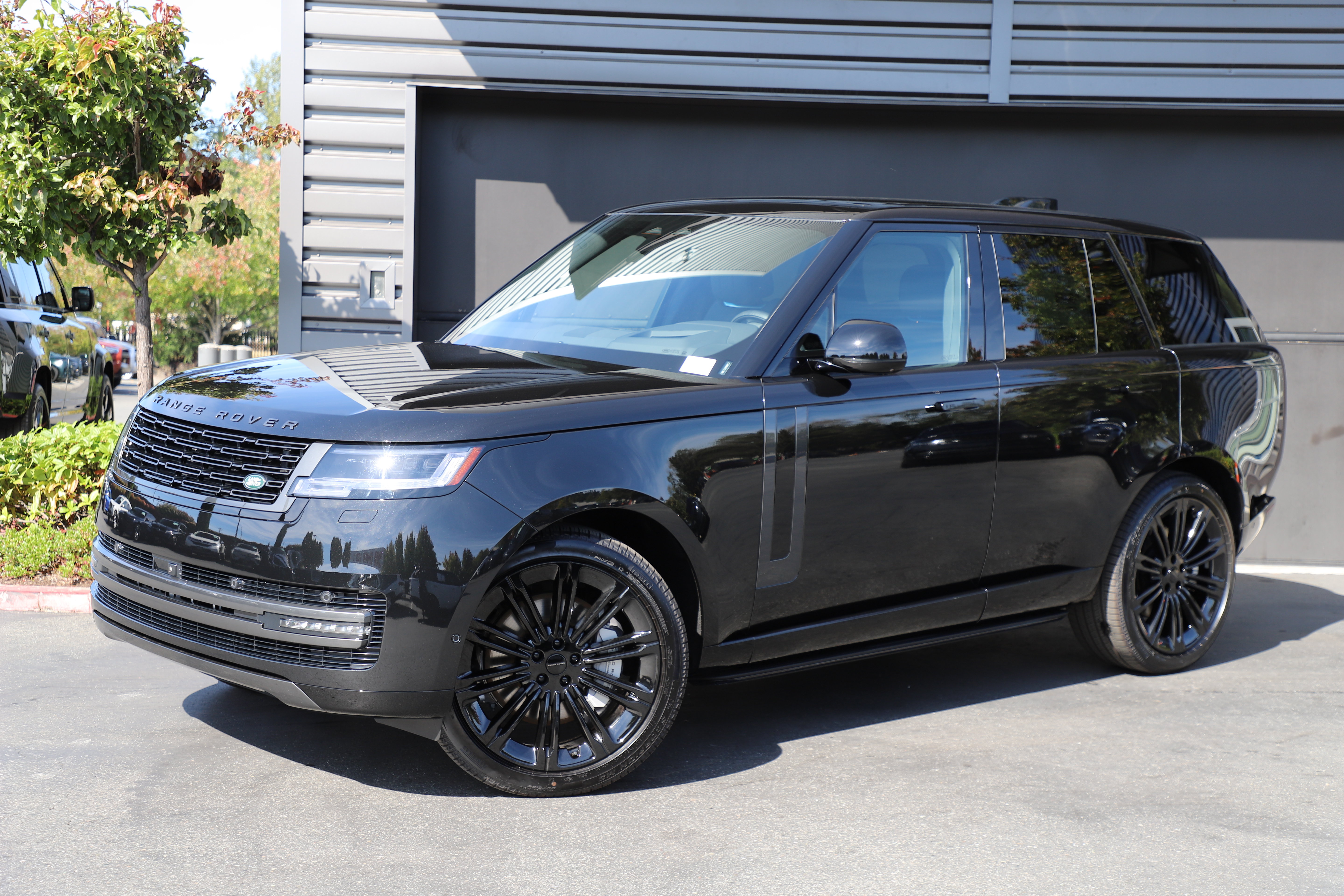 New 2026 Land Rover Range Rover P530 SE SUV