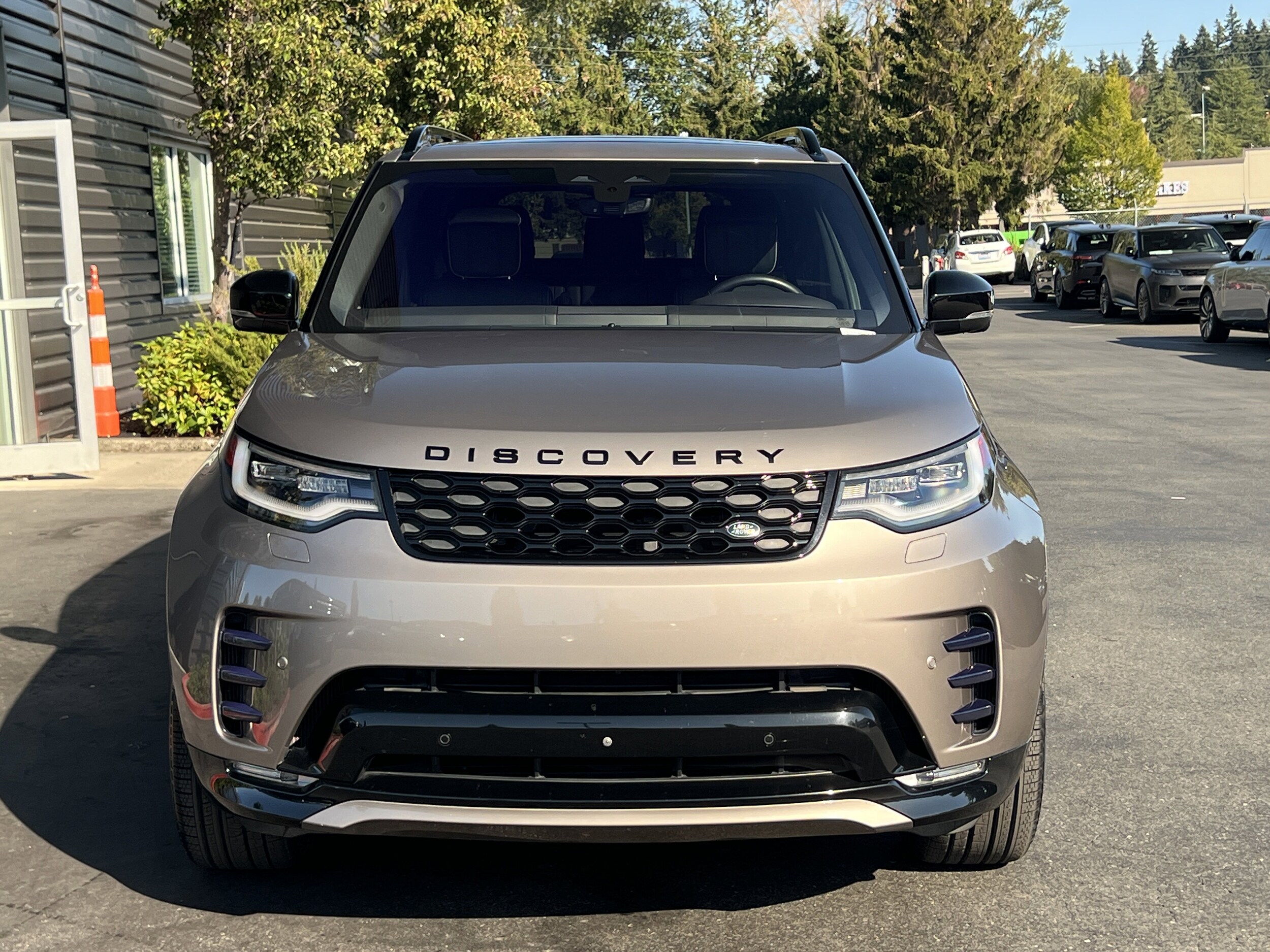 2021 Land Rover Discovery HSE R-Dynamic photo 4