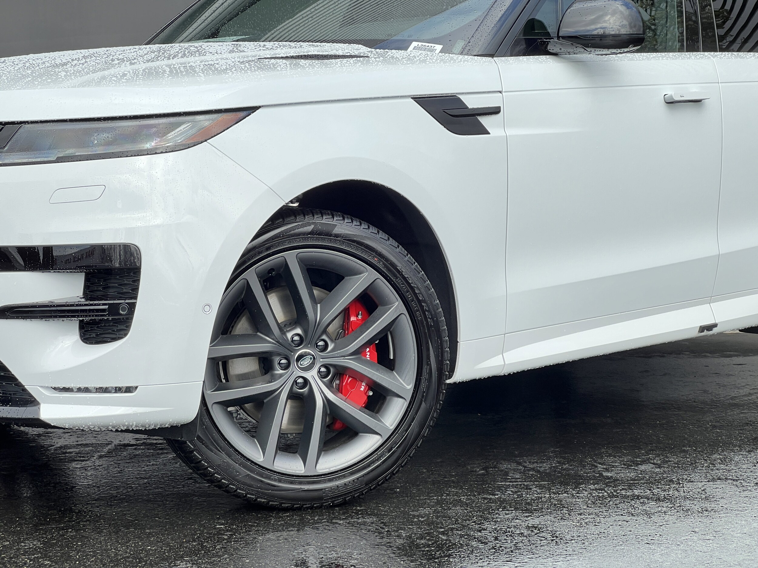 2025 Land Rover Range Rover Sport SE photo 2
