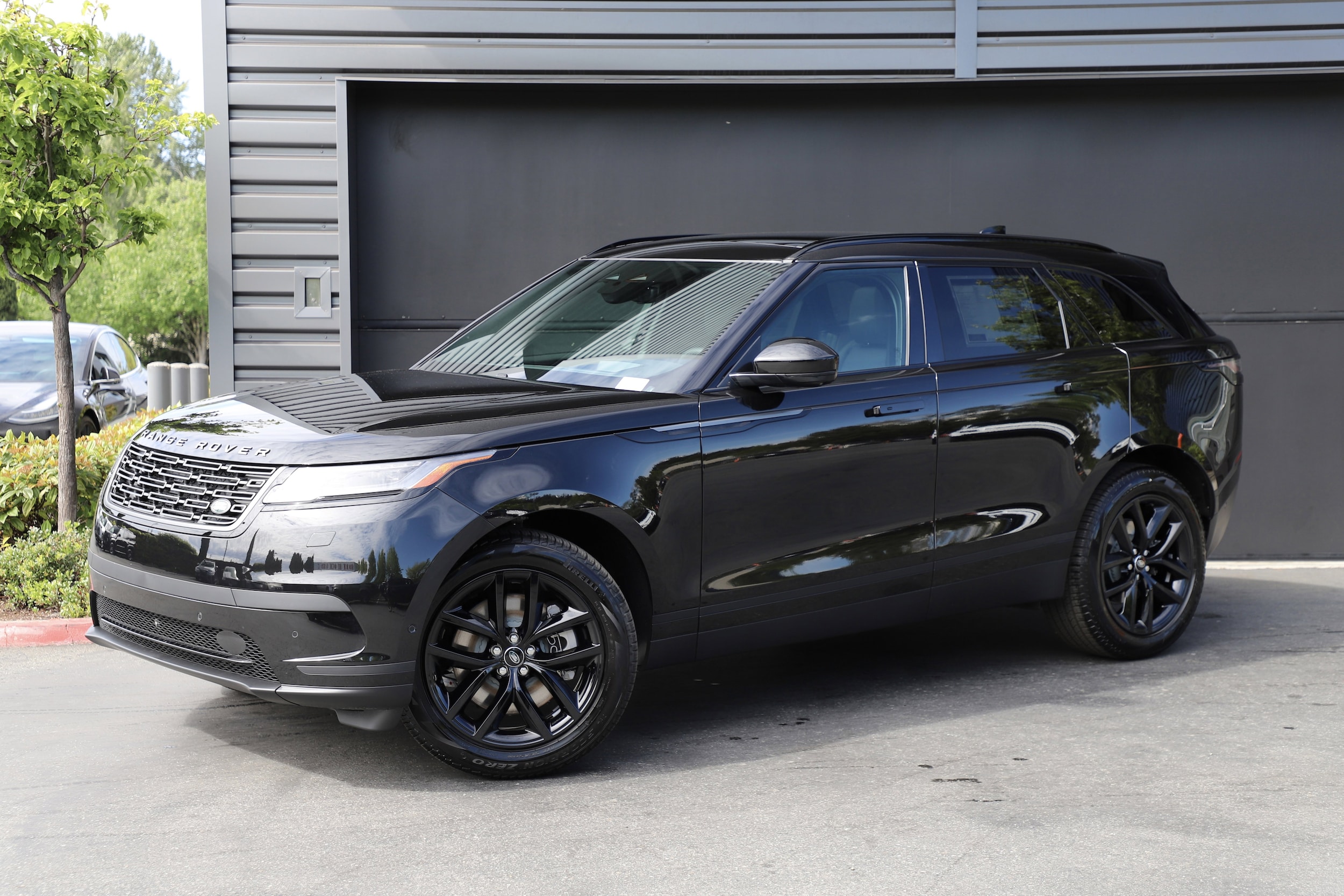 2026 Land Rover Range Rover Velar P250 S's photo