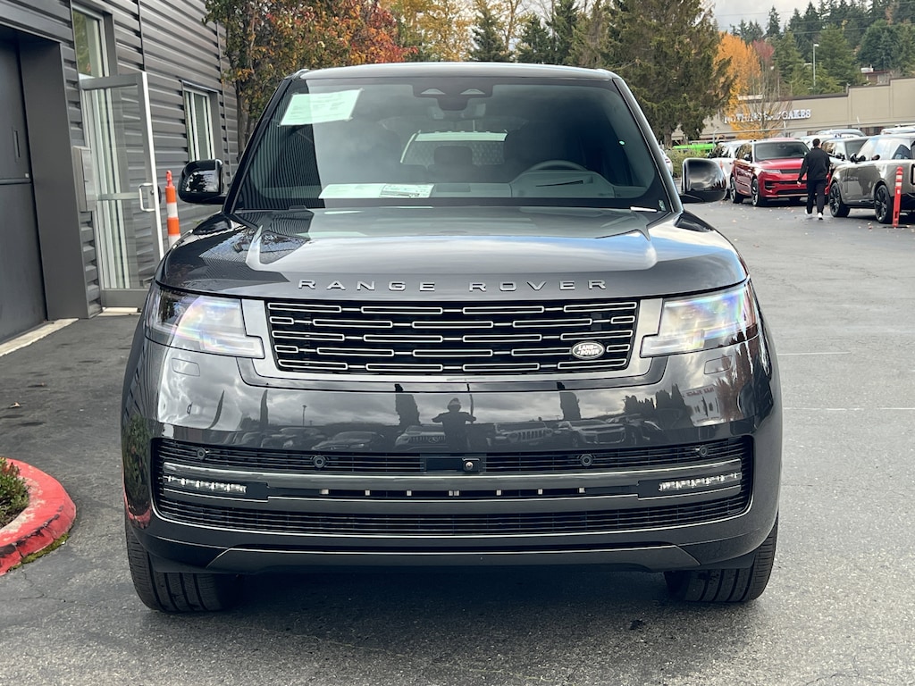 New 2025 Land Rover Range Rover SE SUV