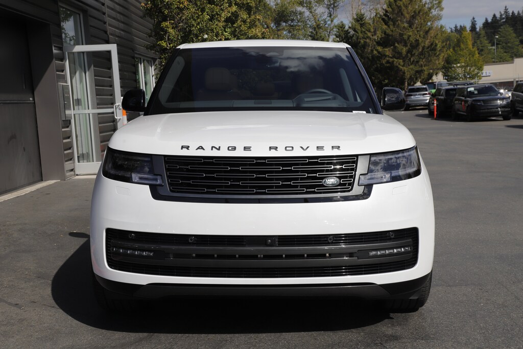 New 2026 Land Rover Range Rover SE SUV