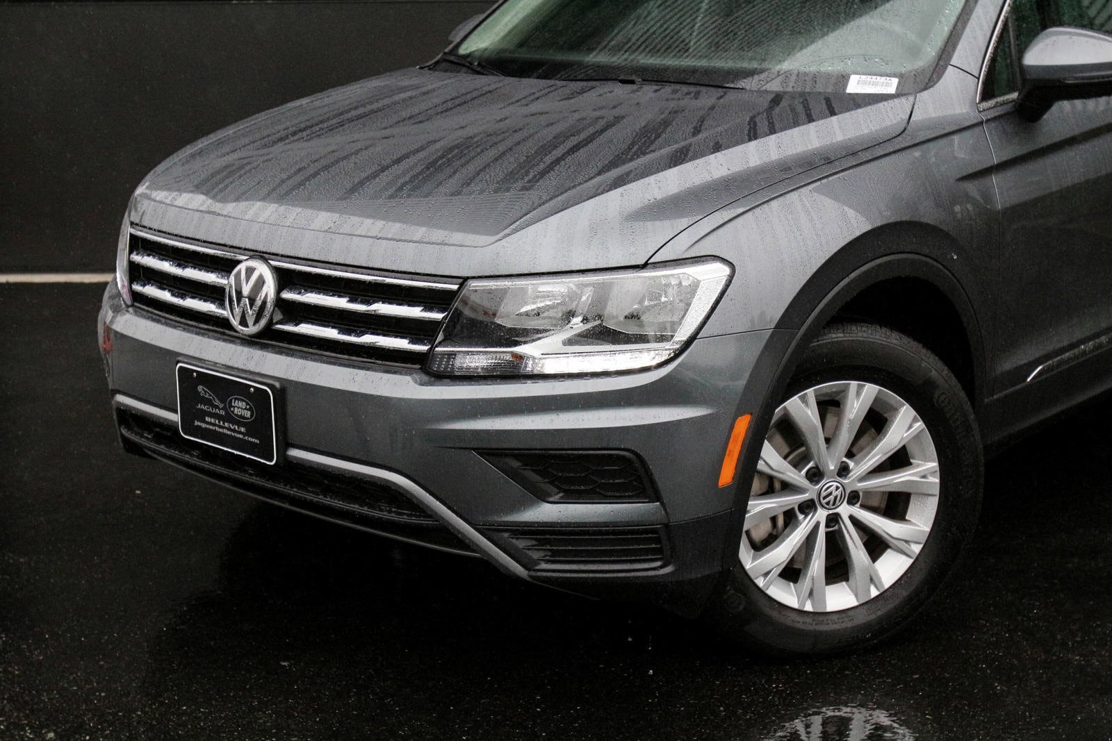 Used 2018 Volkswagen Tiguan SE with VIN 3VV2B7AX8JM175765 for sale in Bellevue, WA