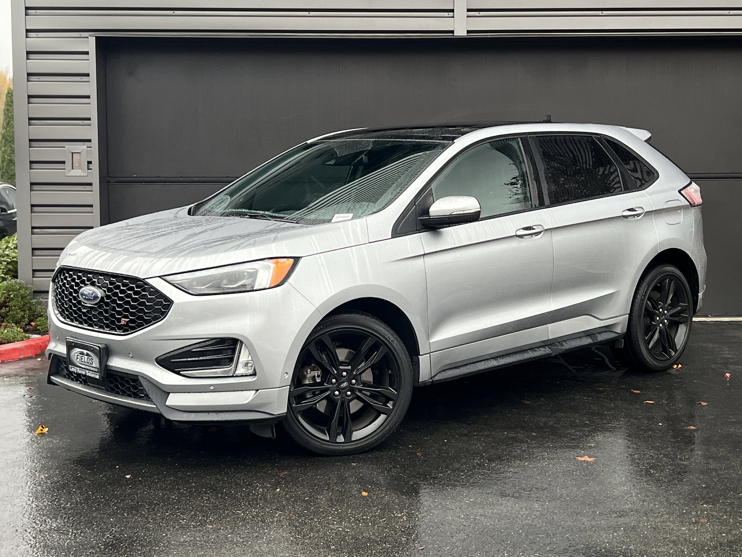 2020 Ford Edge ST's photo