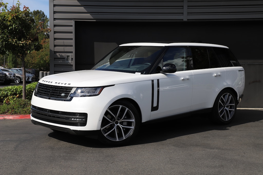 New 2026 Land Rover Range Rover SE SUV