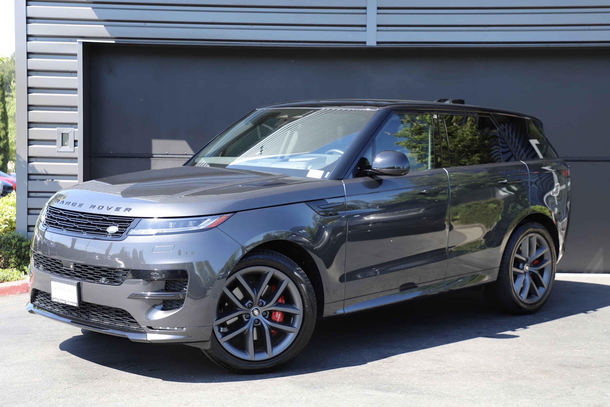 2025 Land Rover Range Rover Sport P400 MHEV Dynamic SE's photo