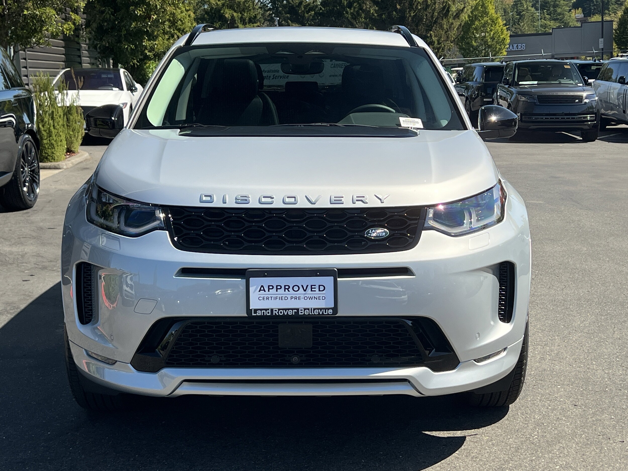 2025 Land Rover Discovery Sport S photo 4