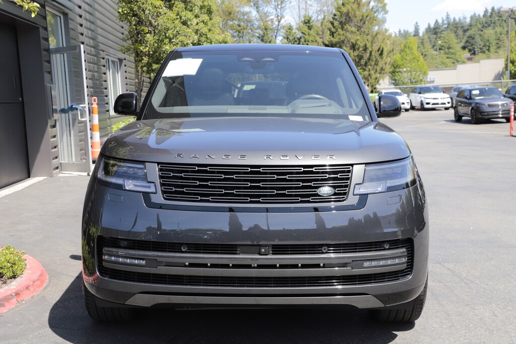 New 2026 Land Rover Range Rover SE LWB 7-Seats / V8 SUV