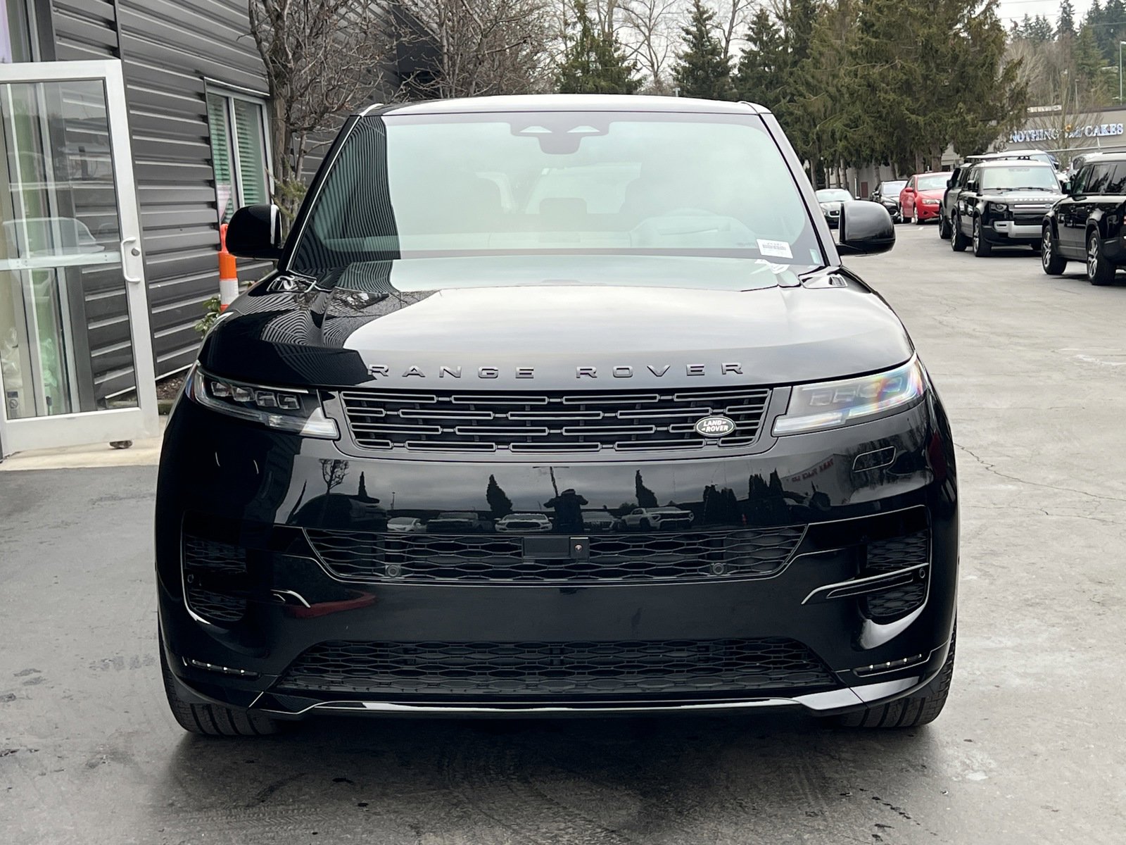 2025 Land Rover Range Rover Sport SE photo 4