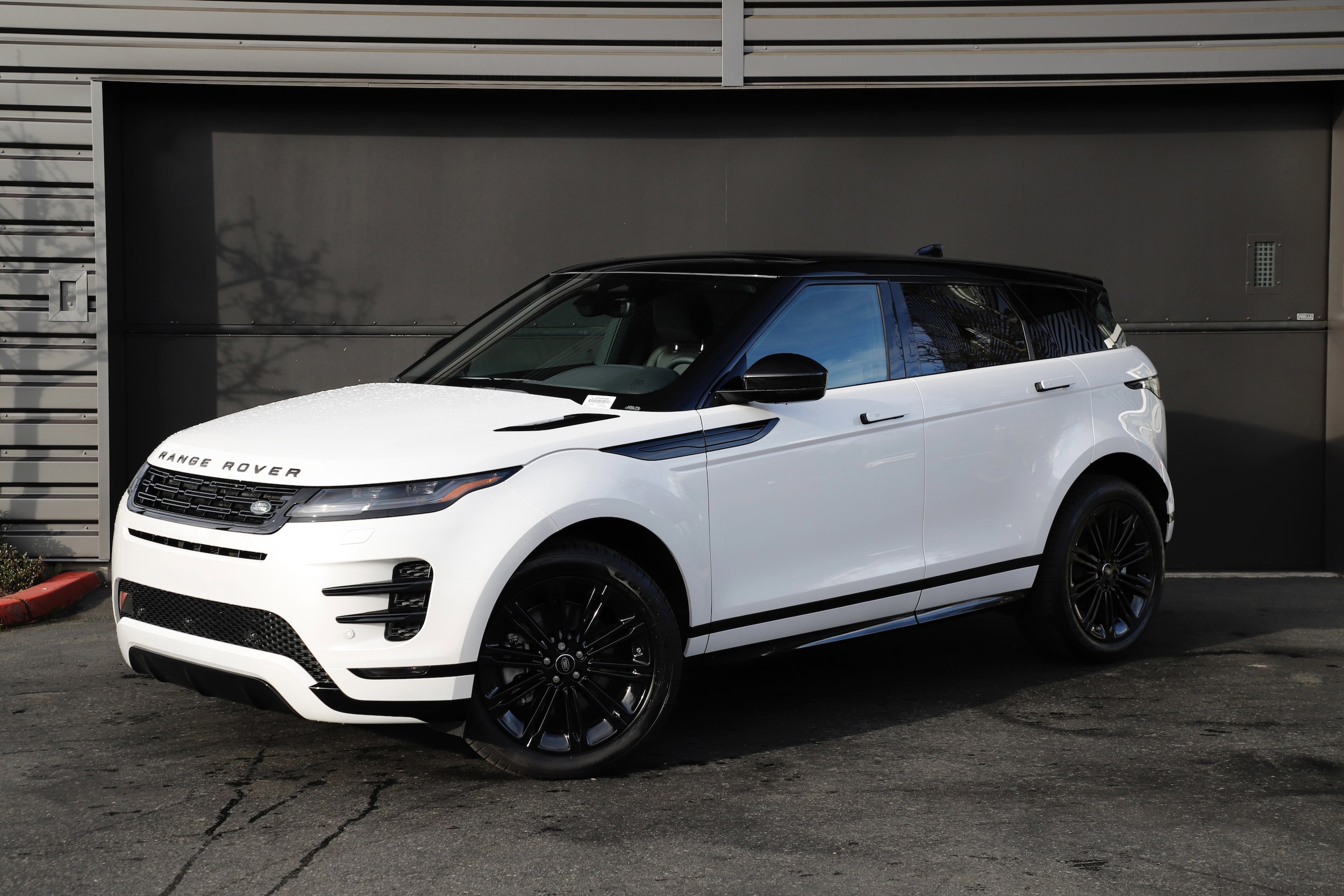 2025 Land Rover Range Rover Evoque Dynamic SE