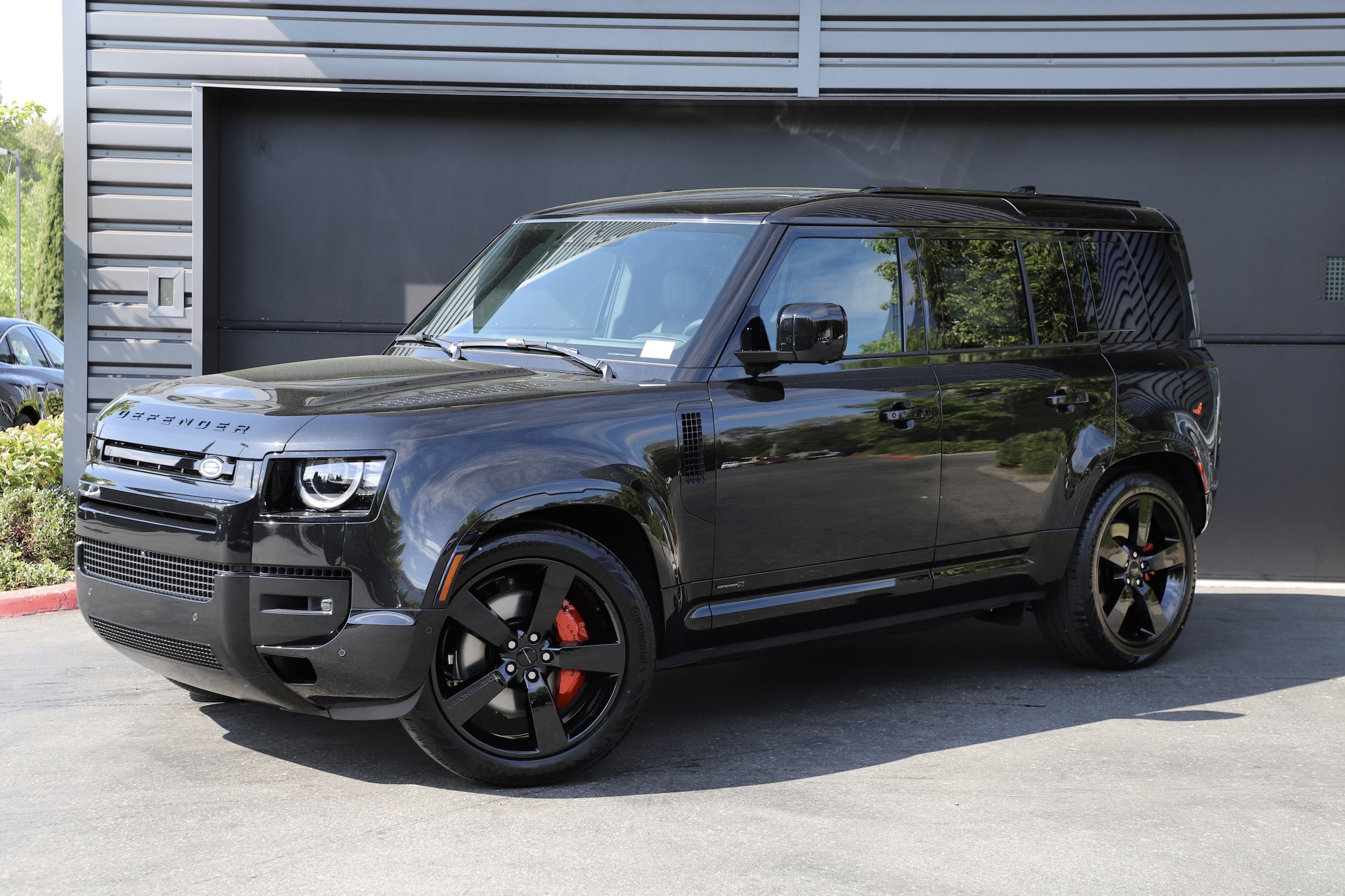 2026 Land Rover Defender 110 X P400's photo