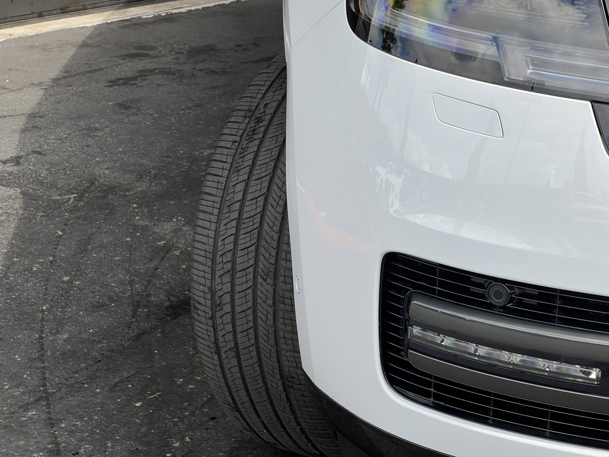 2025 Land Rover Range Rover SE photo 3