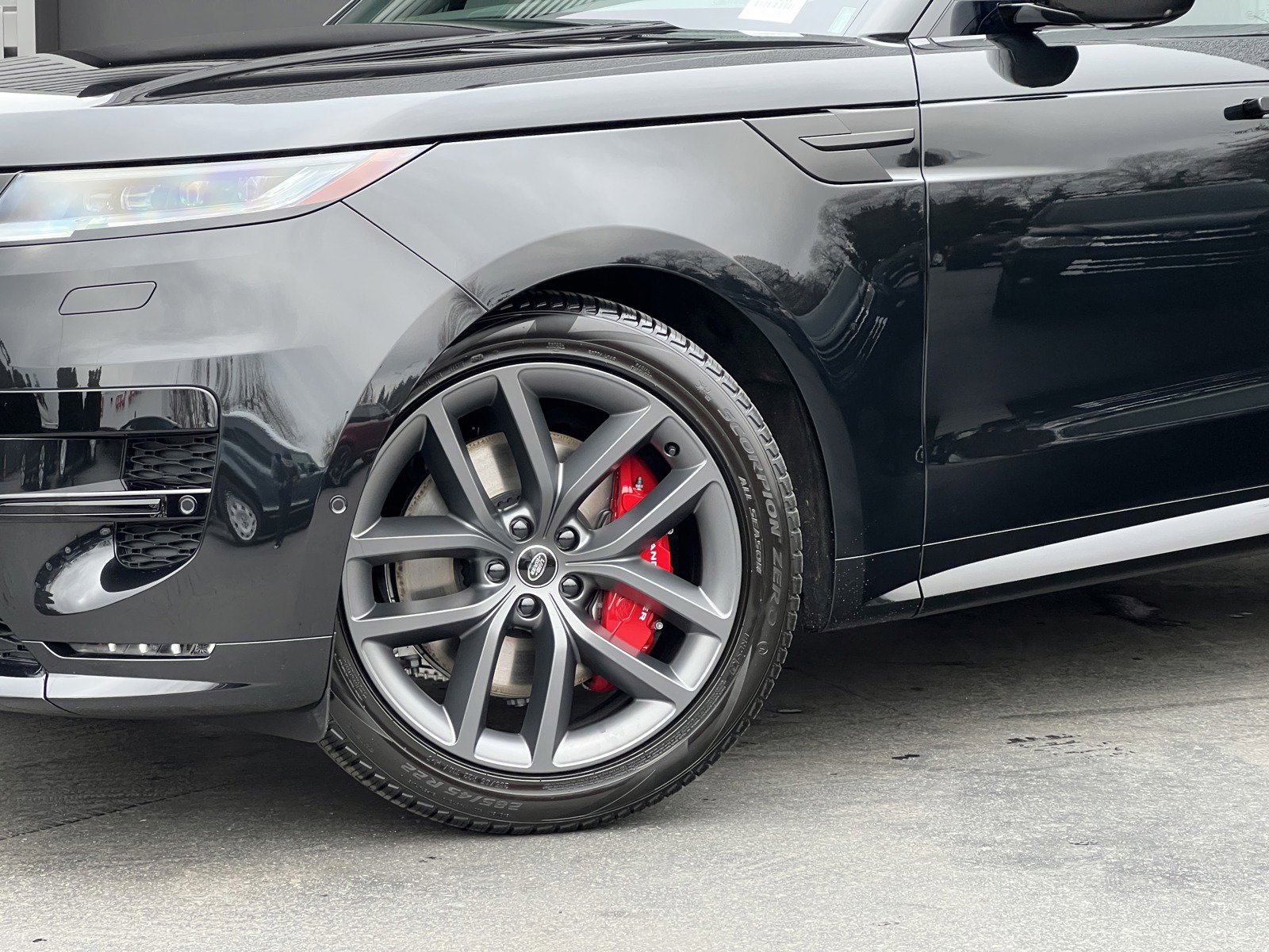 2025 Land Rover Range Rover Sport SE photo 2