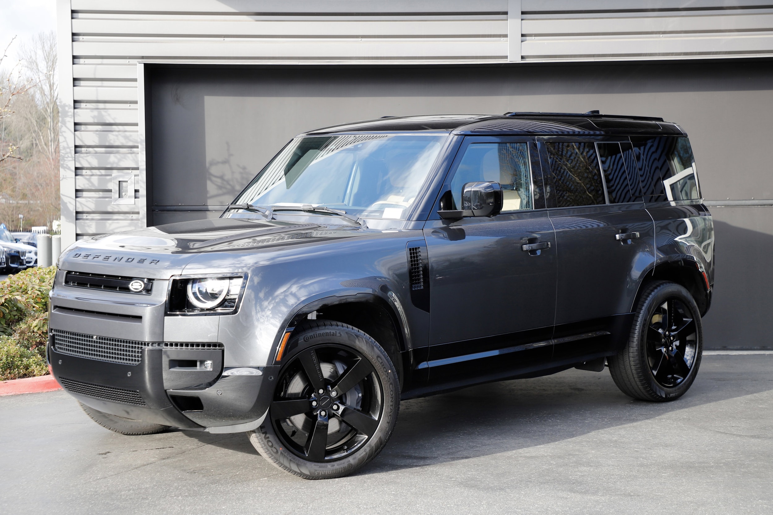 2026 Land Rover Defender 110 X-Dynamic SE P400's photo